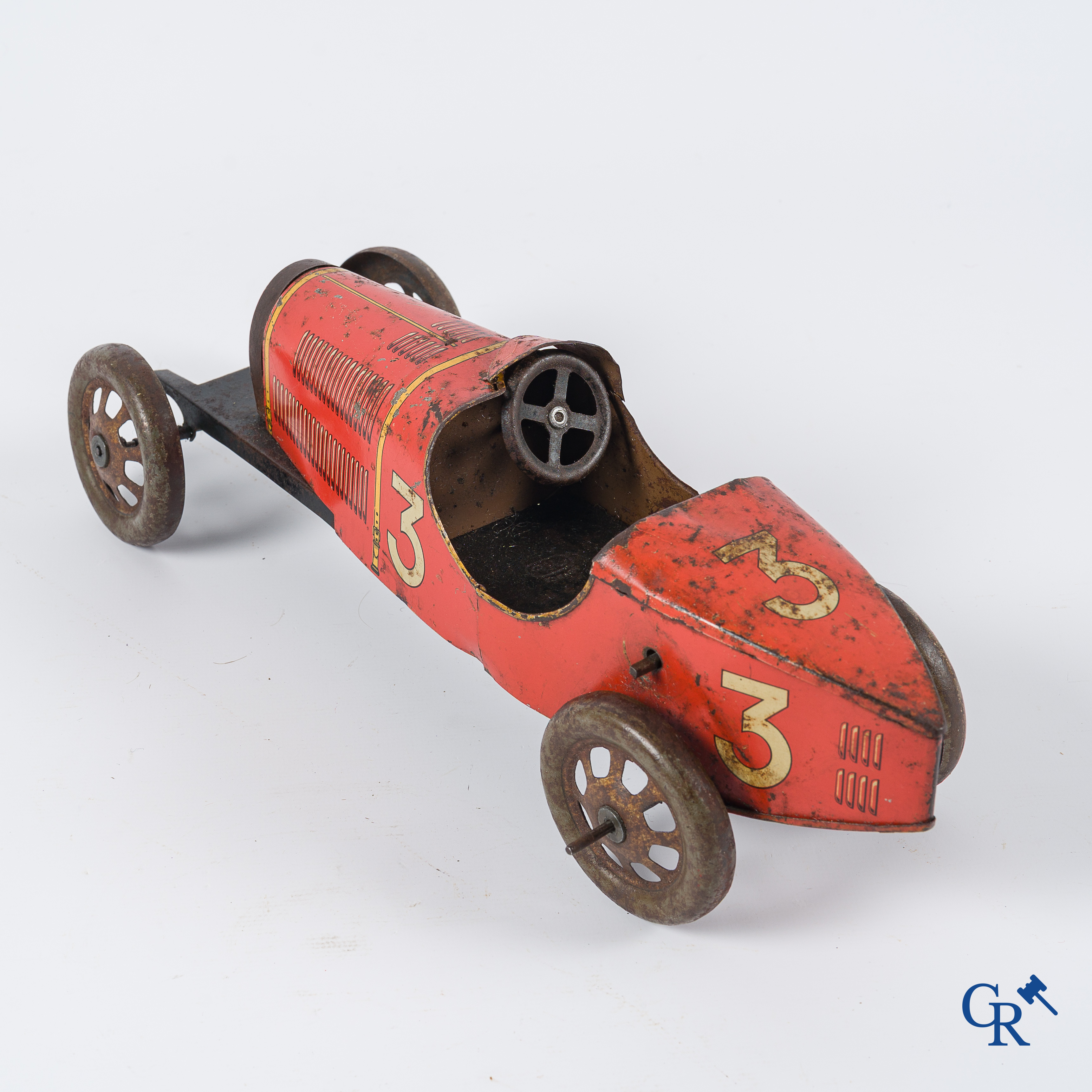 Oud Speelgoed. Jep, Frankrijk. Bugatti n°3, mechanische racewagen in beschilderd blik. Circa 1930.