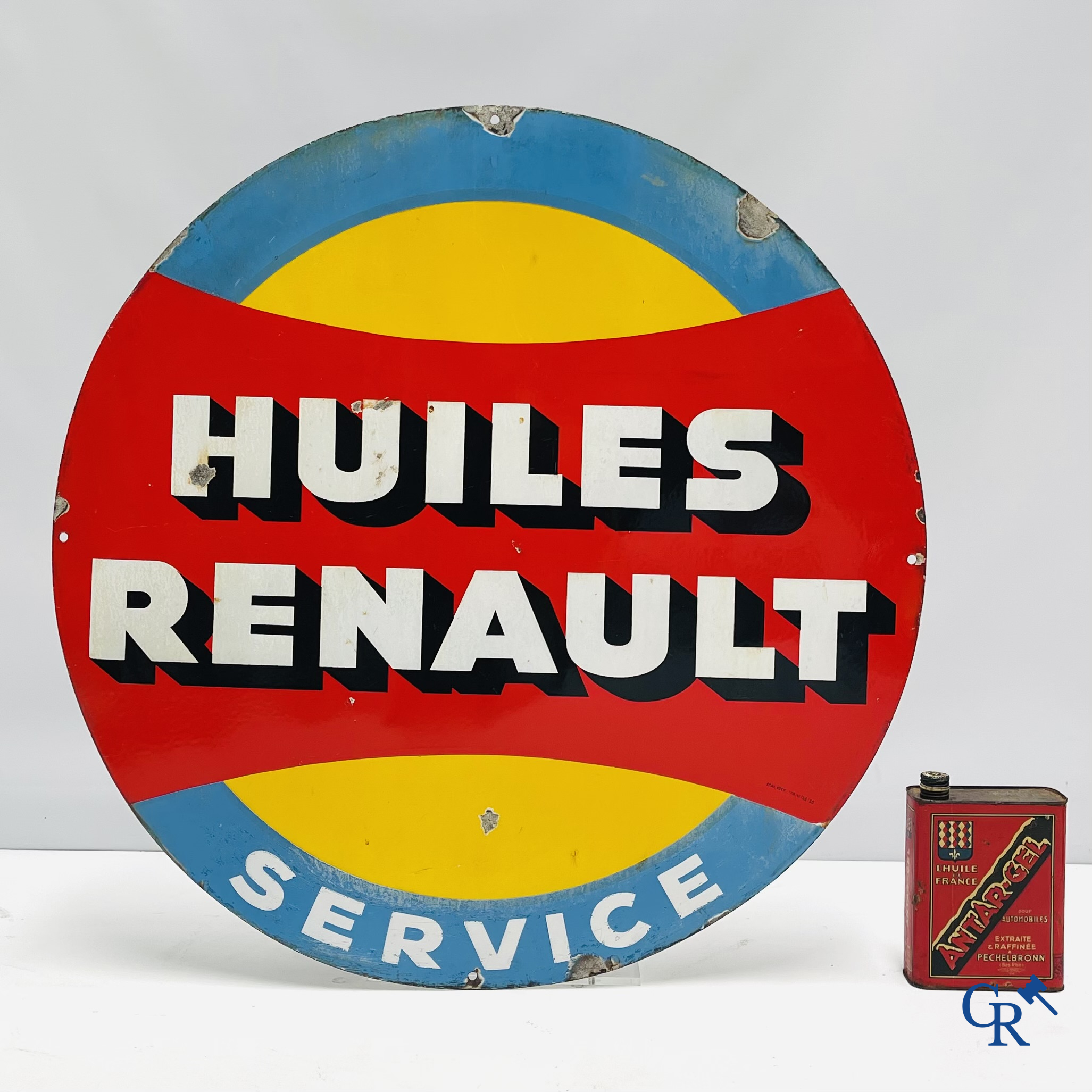 Huiles Renault. Grande plaque émaillée publicitaire pour Huiles Renault. Version belge plus rare. 1960.