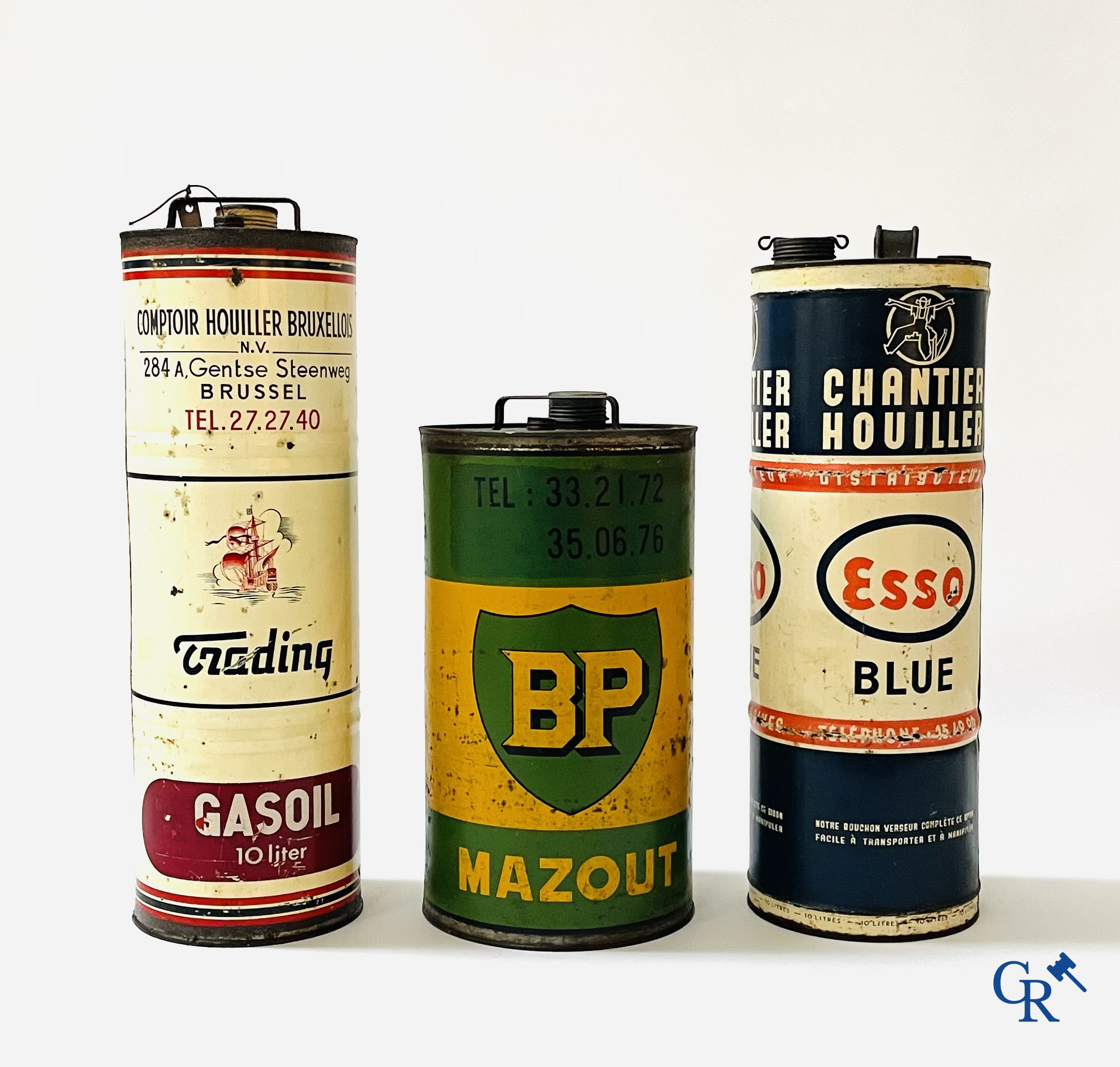 3 Grote olieblikken, 10 L. voor BP, Esso Blue en Trading oil, Comptoir Houiller Bruxellois. Jaren '40.