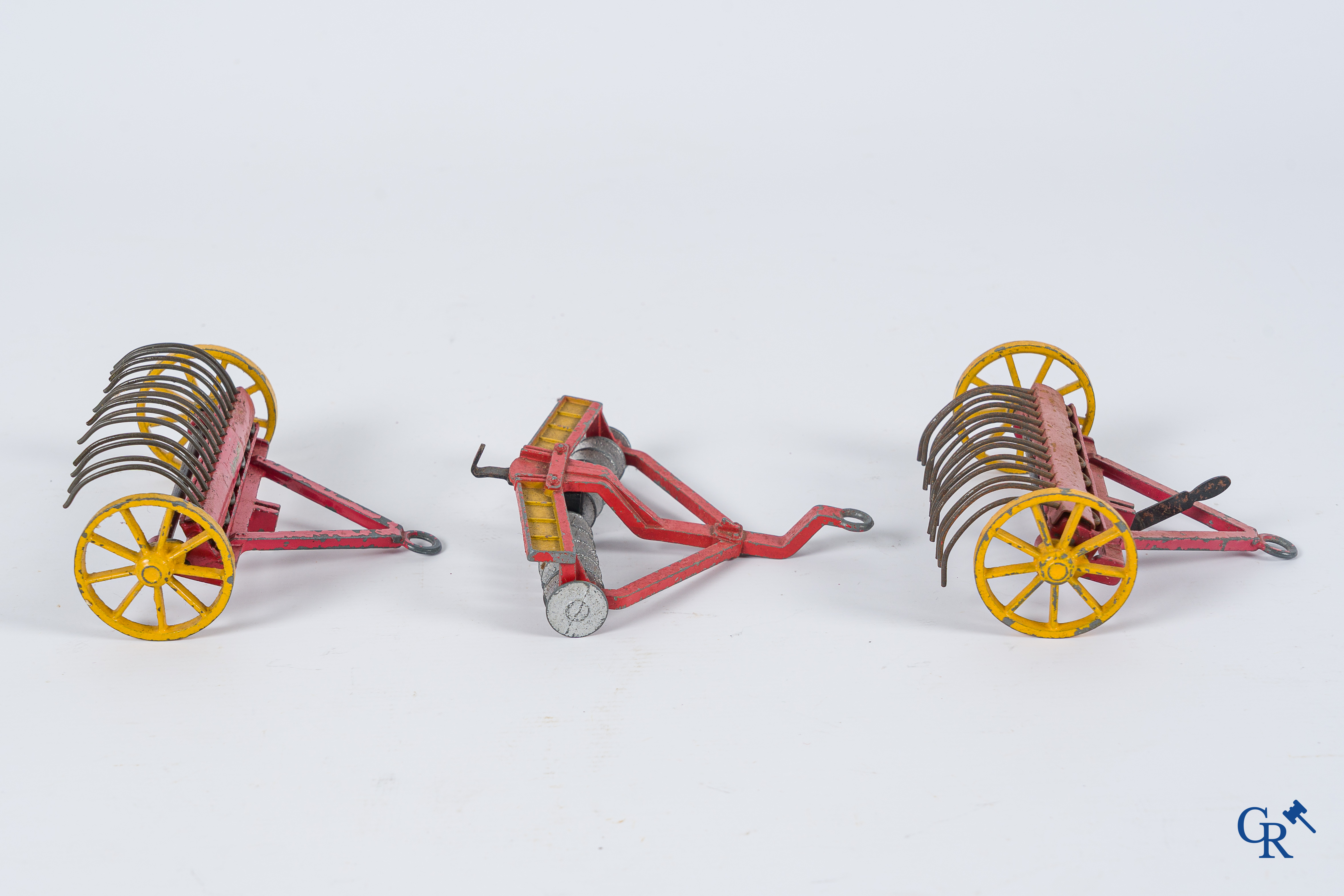 Oud speelgoed. Lot met landbouwvoertuigen. Dinky Toys, Meccano, Lesney enz. (6 stuks)