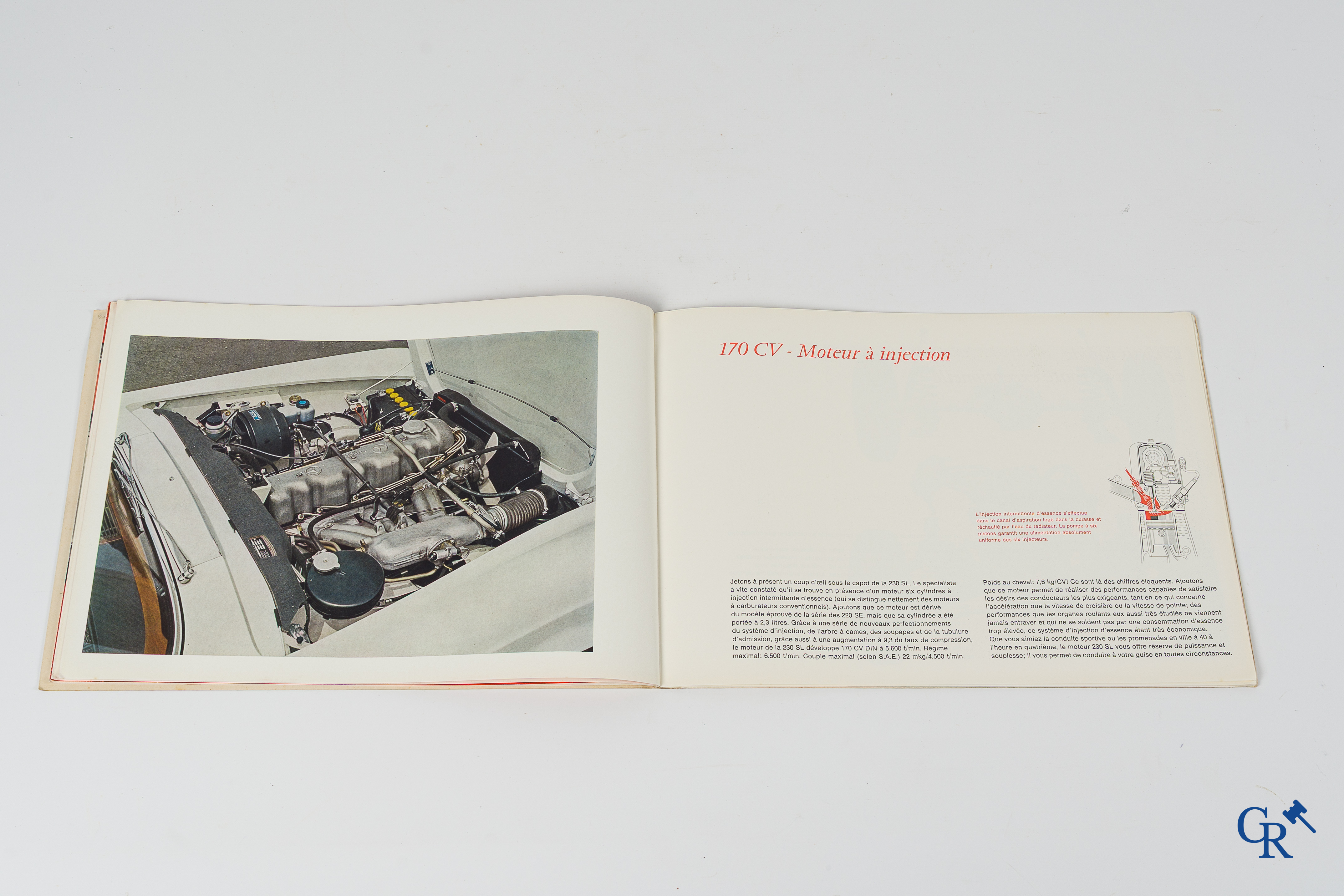 Automobilia. Mercedes Benz. 3 originele luxe catalogen of publiciteitsfolders voor de modellen 230SL en 280SL.
