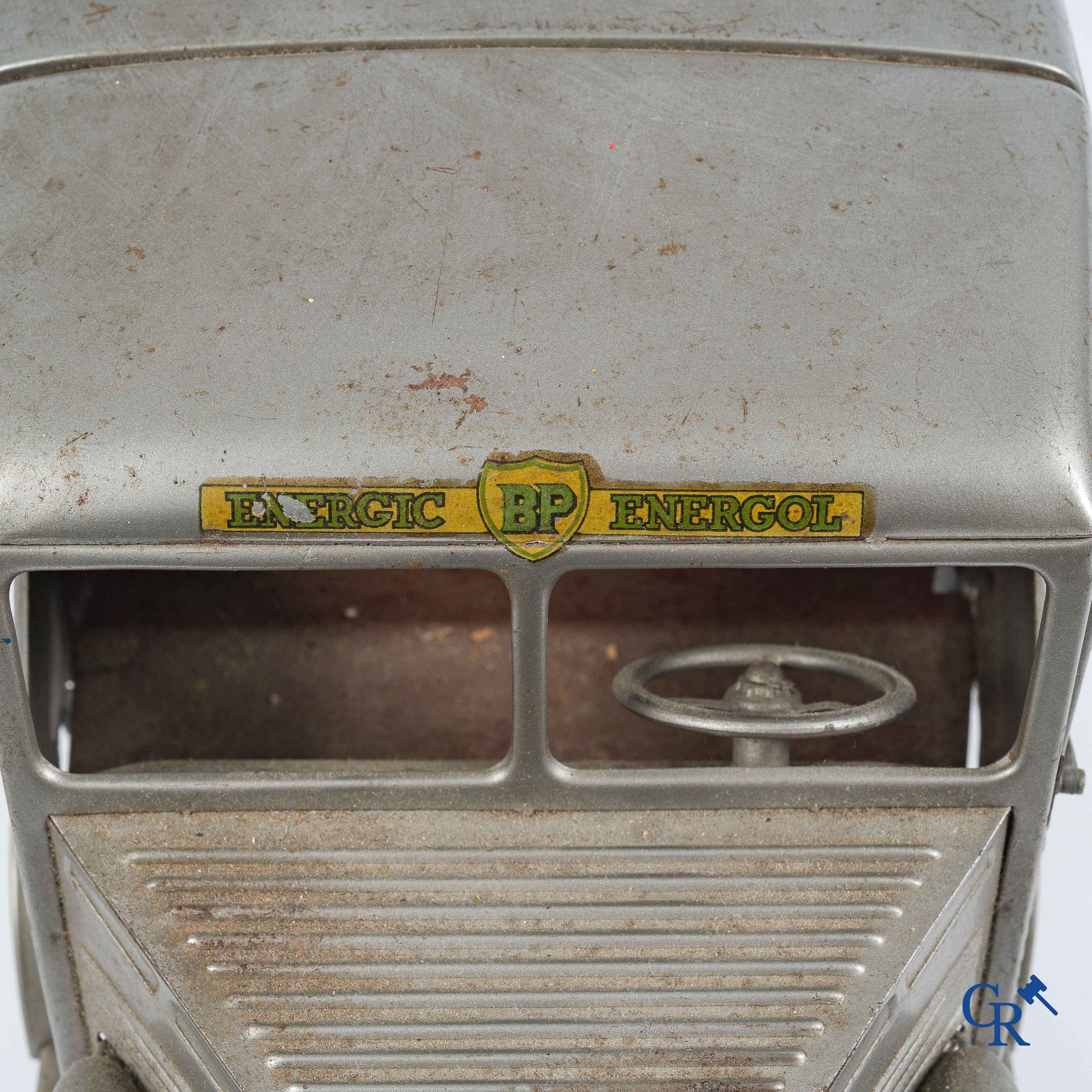 JRD, Made in France. Citroën Type H in grijs gelakt metaal met publiciteit voor Energic BP Energol. Jaren '50.