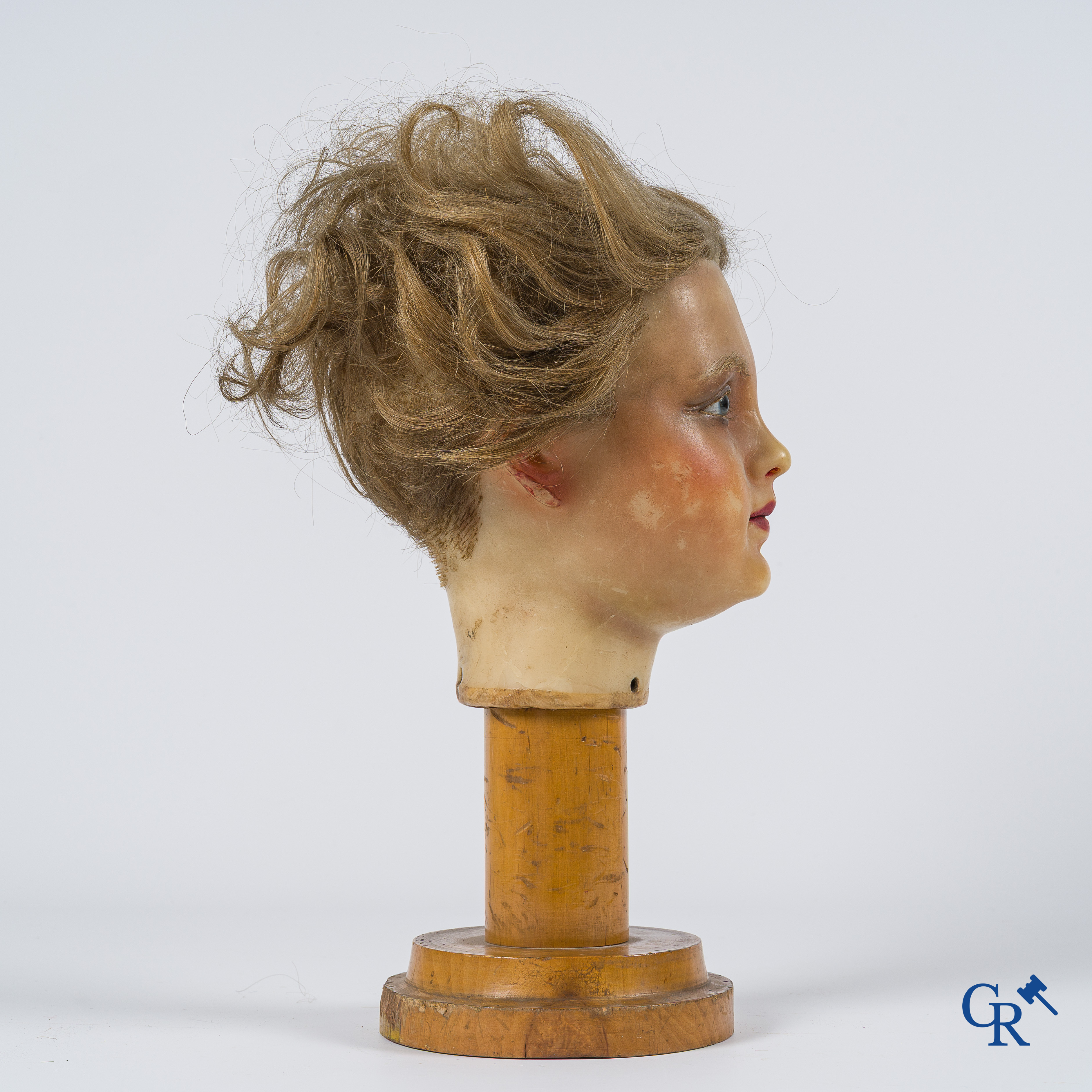 Hoofd in was met glazen ogen voor een kindermannequin. Hoogstwaarschijnlijk Pierre Imans. Circa 1900.