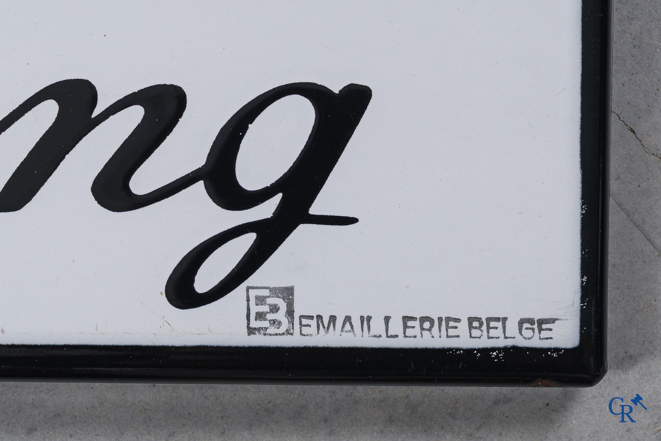 Marfak, Graissage - Smering. Dubbelzijdig emaille uithangbord voor de Marfak producten van Caltex. 1948.