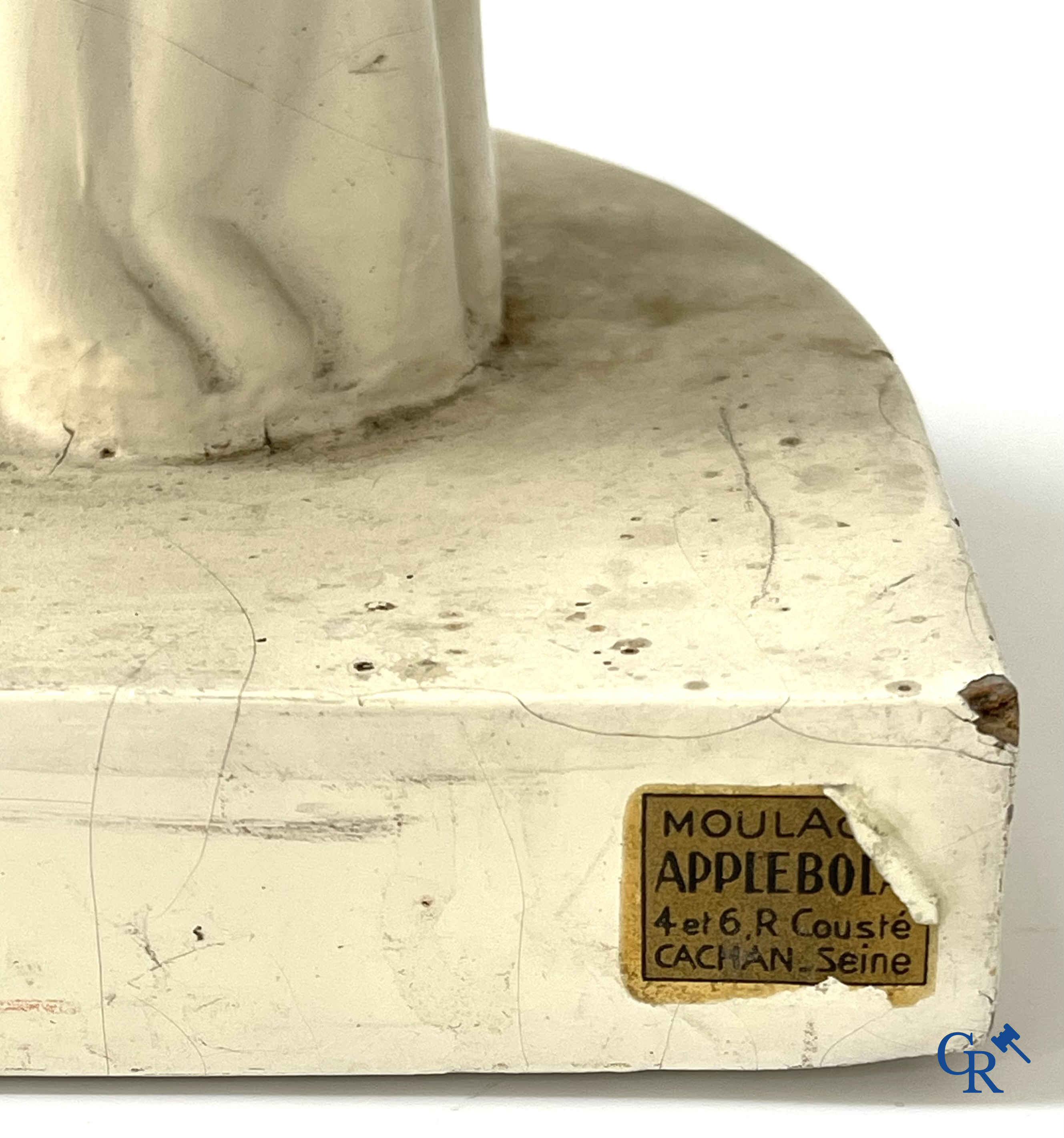 Vichy, Source de beauté. Lamp in papier-maché opgelegd met gepatineerd plaaster. Vroege uitvoering circa 1930-40.