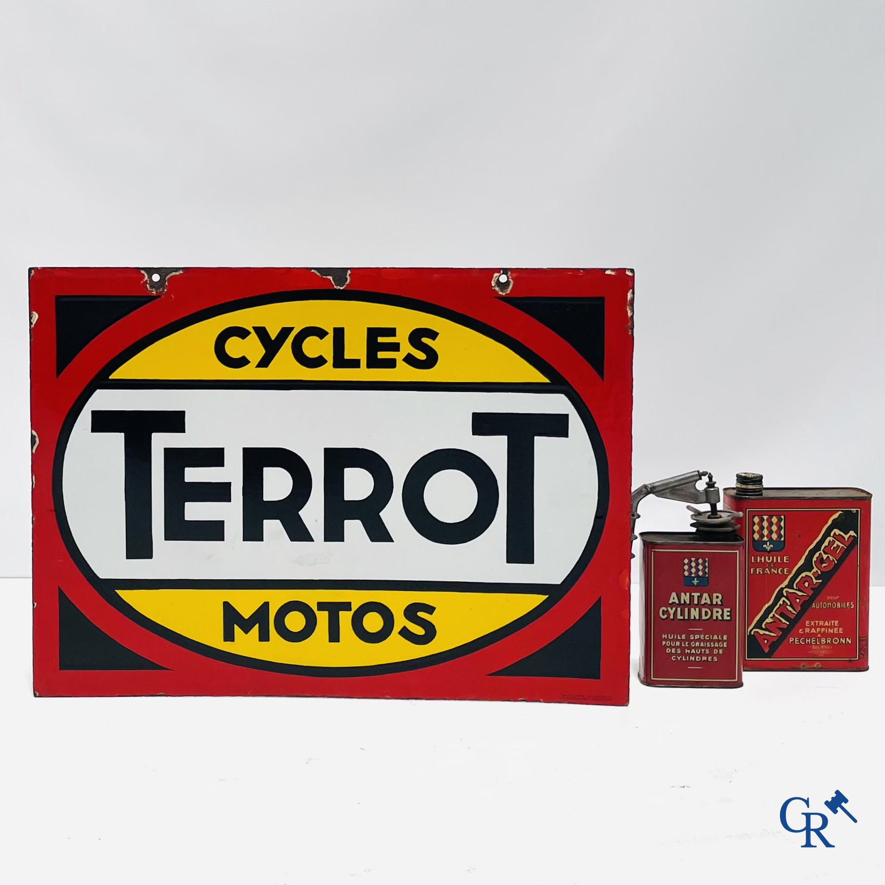 Terrot. Dubbelzijdig uithangbord voor fietsen en motorfietsen Terrot. Emaillerie Alsacienne. Jaren '20-'30.