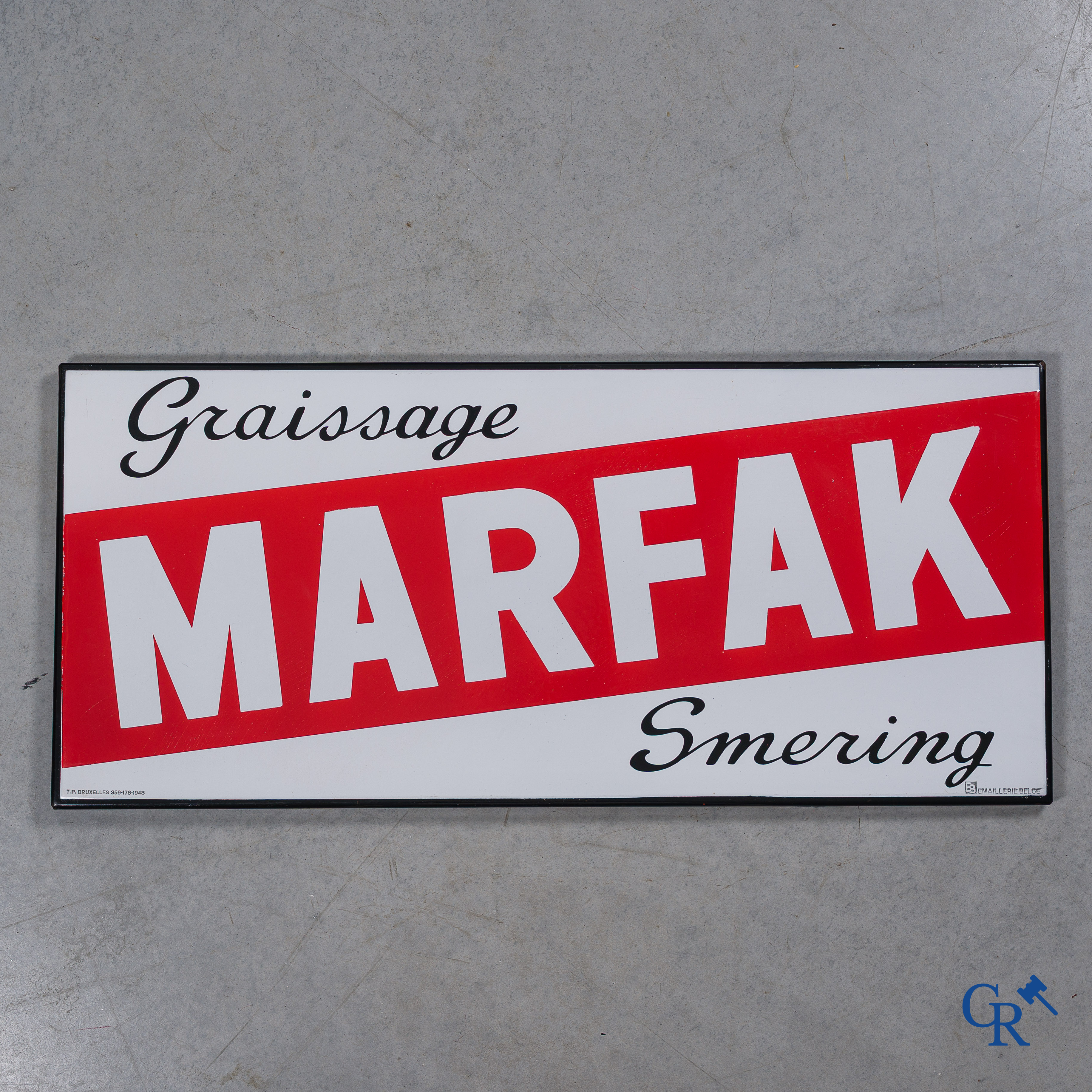 Marfak, Graissage - Smering. Dubbelzijdig emaille uithangbord voor de Marfak producten van Caltex. 1948.