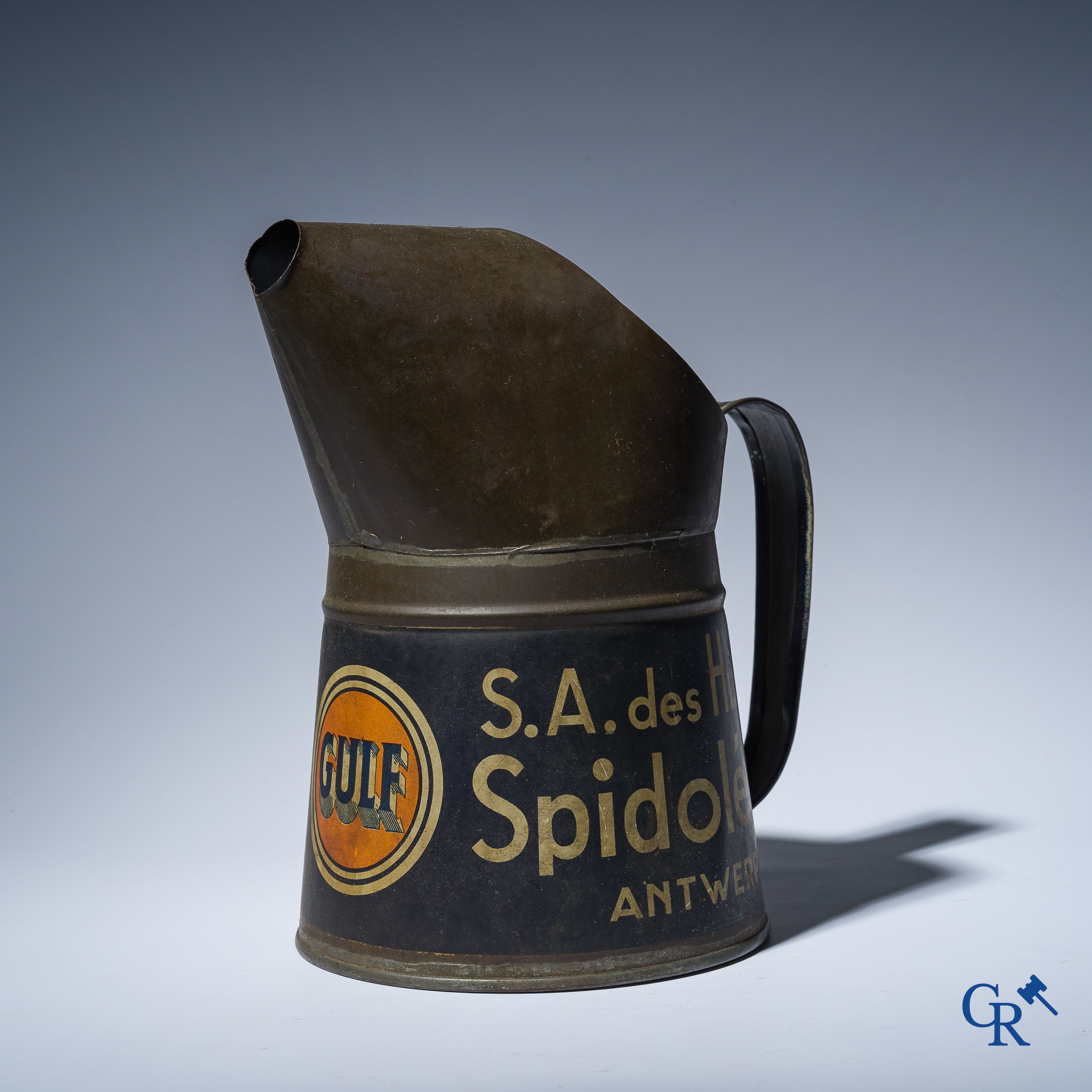 Gulf. Goedbewaarde oliekan of schenkkan voor de S.A. des Huiles Spidoleine Antwerpen. Jaren '20-'30.