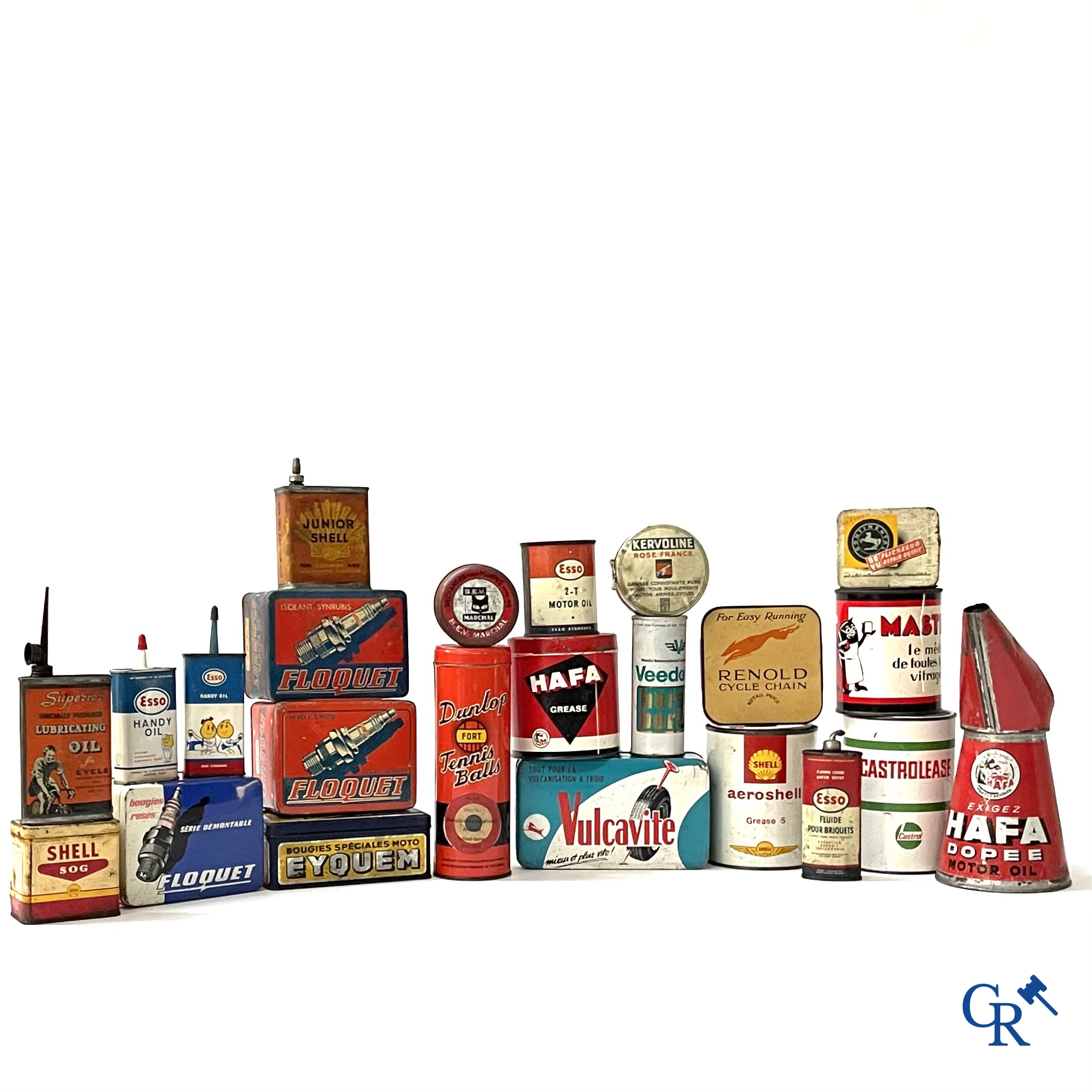 Automobilia. Groot lot olieblikken en andere i.v.m. fietsen, bougies, oliën en andere. Jaren '40-'50-'60.