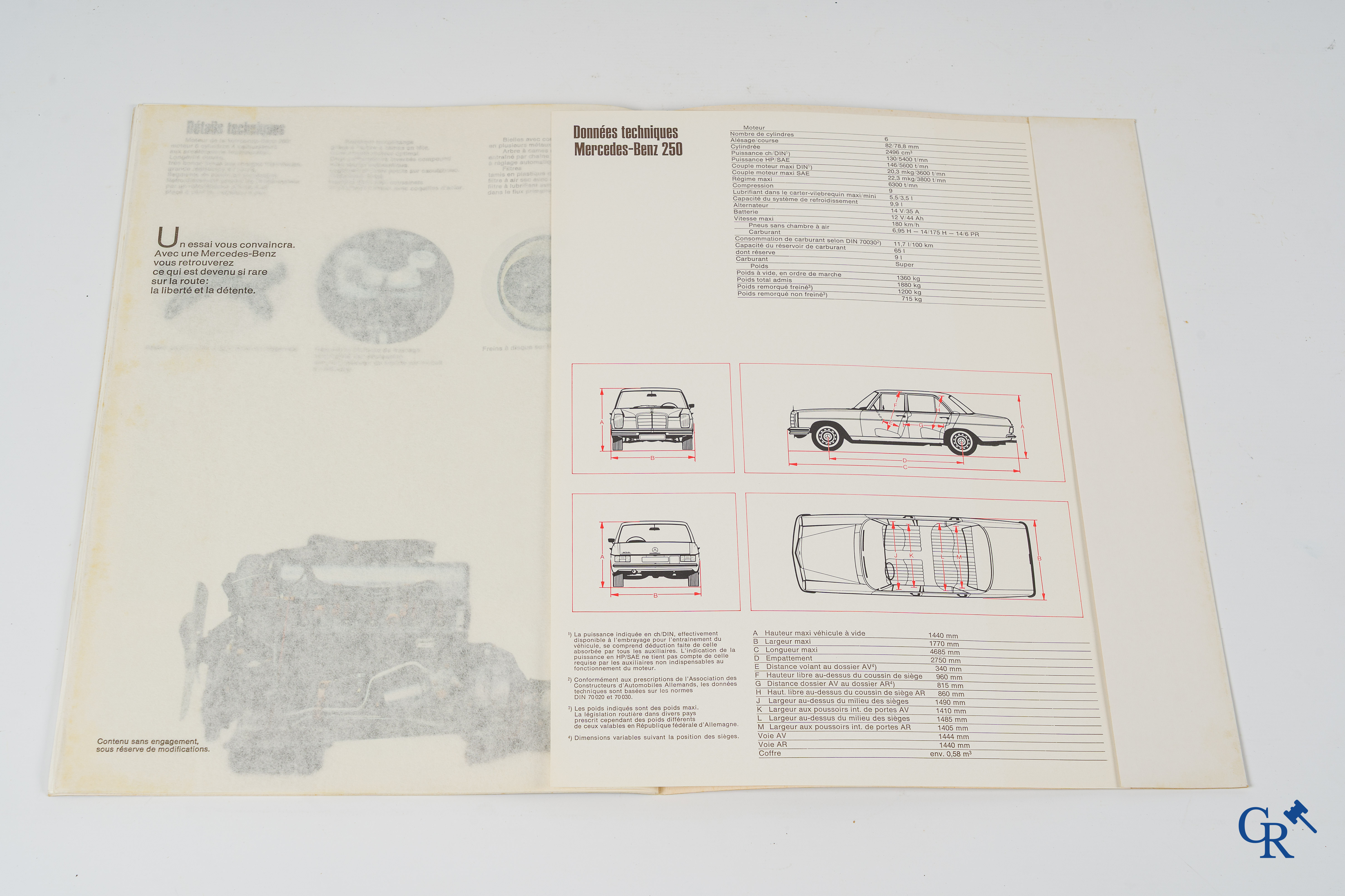 Automobilia. Mercedes Benz. 11 originele luxe publiciteitsfolders.