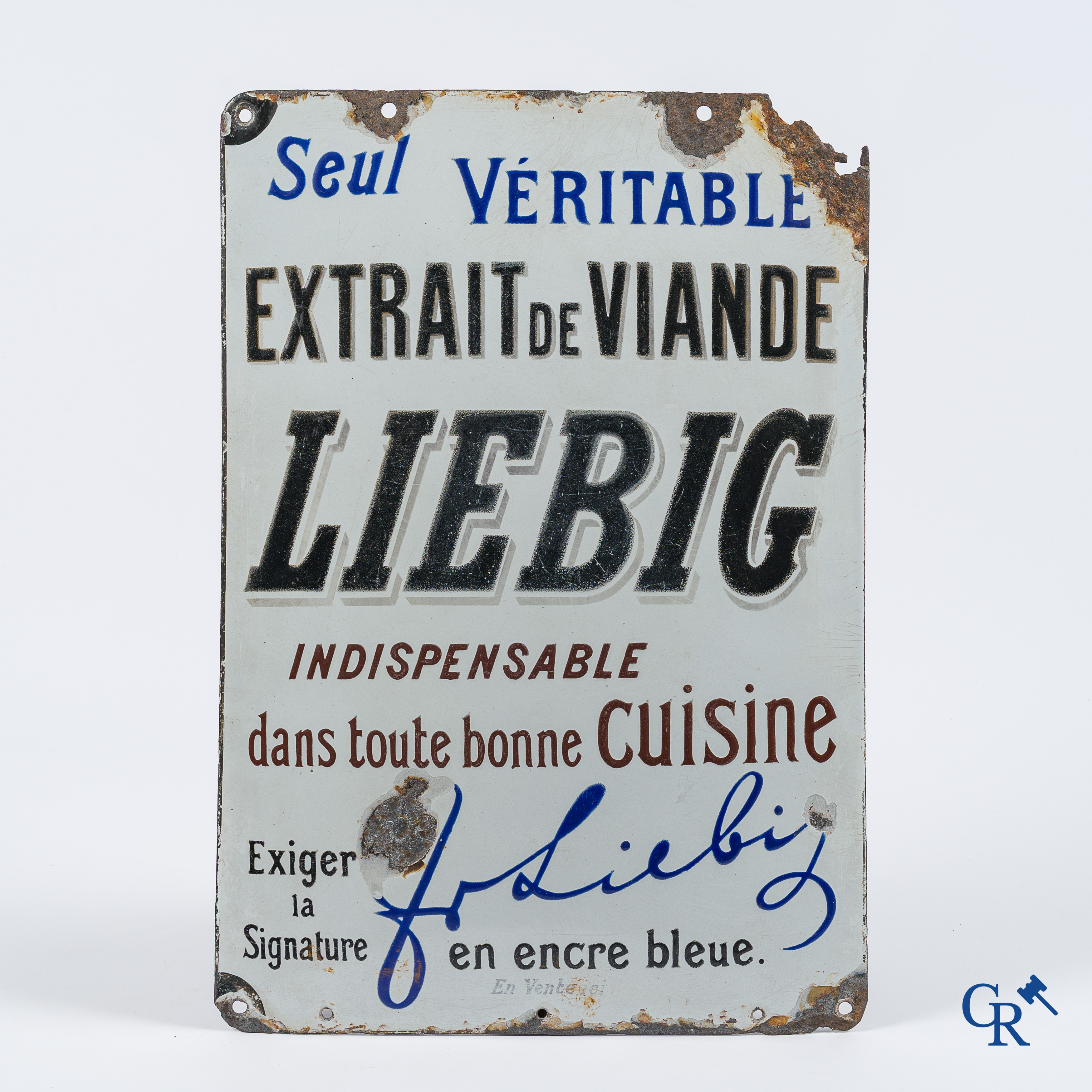 Liebig, Geheel bestaande uit 2 reclameborden opgehouden door een uithangbord in de vorm van een os. Circa 1900.