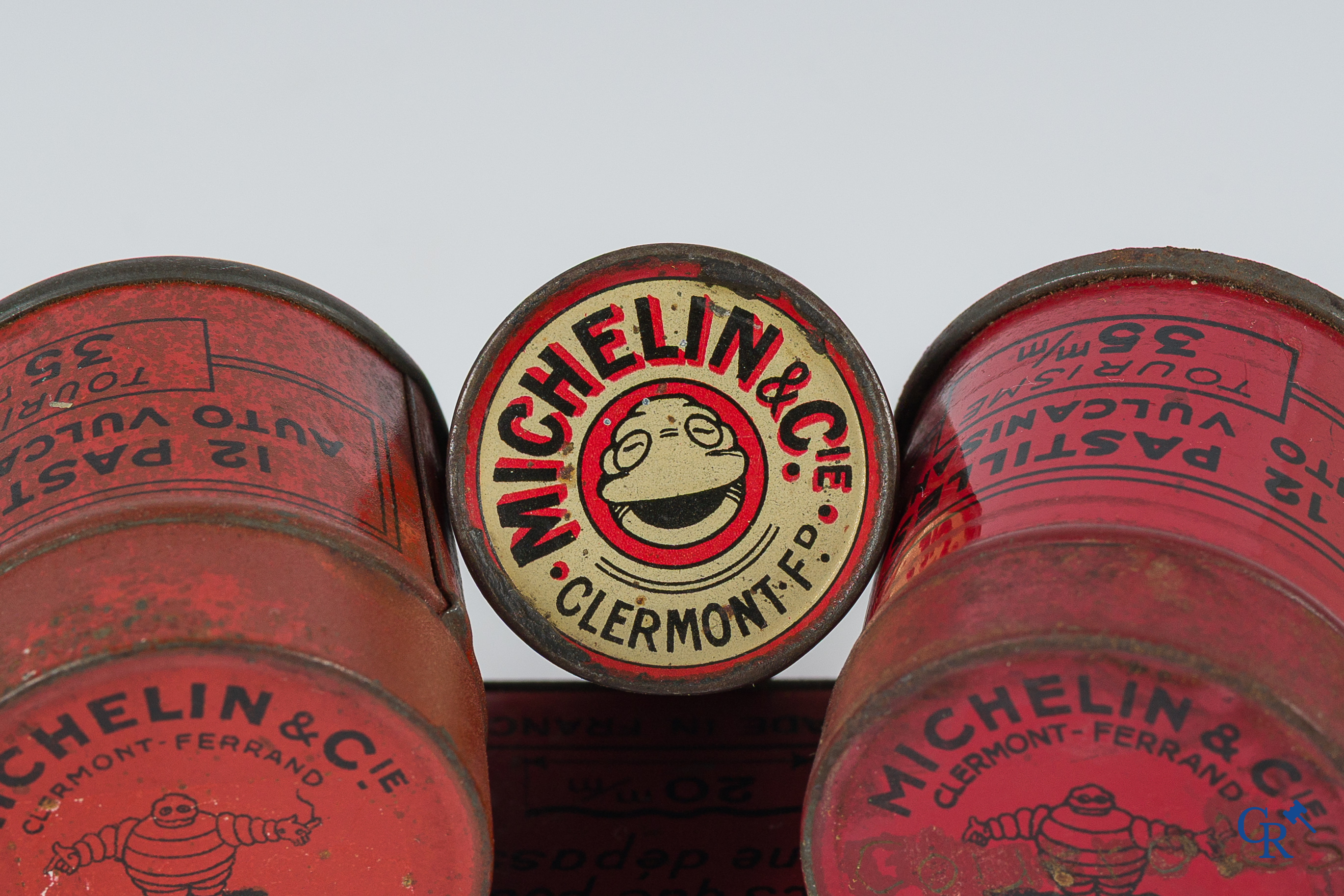 Michelin. Lot Michelin blikdozen. Code Naviger, Panelle et Auto-Vulcanisantes. 4 stuks. Circa 1900.