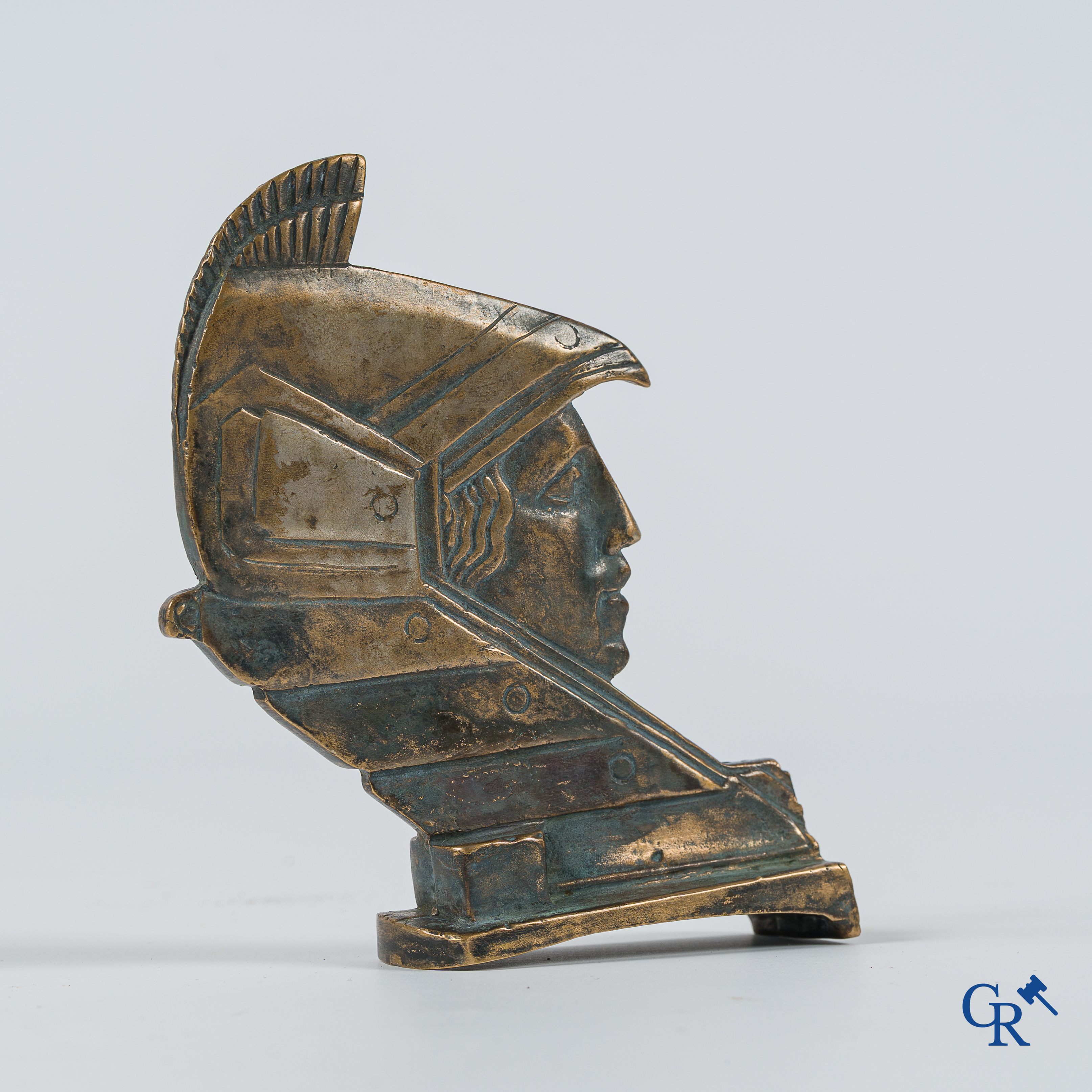 Automobilia. Minerva, Pierre de Soete. Originele auto mascotte in verzilverd brons. Jaren '20.