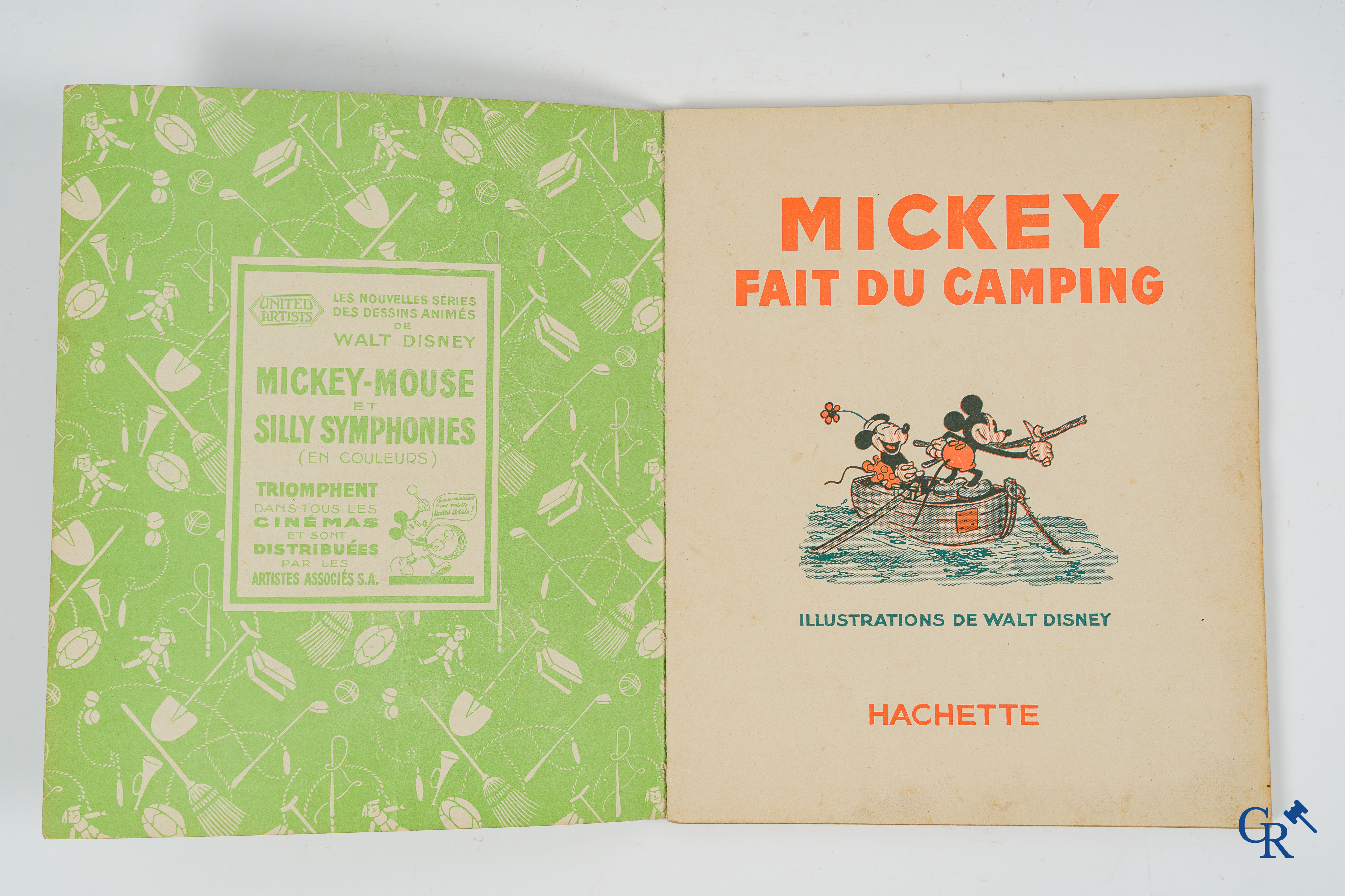 Hachette. Mickey fait du camping. Illustrations de Walt Disney.