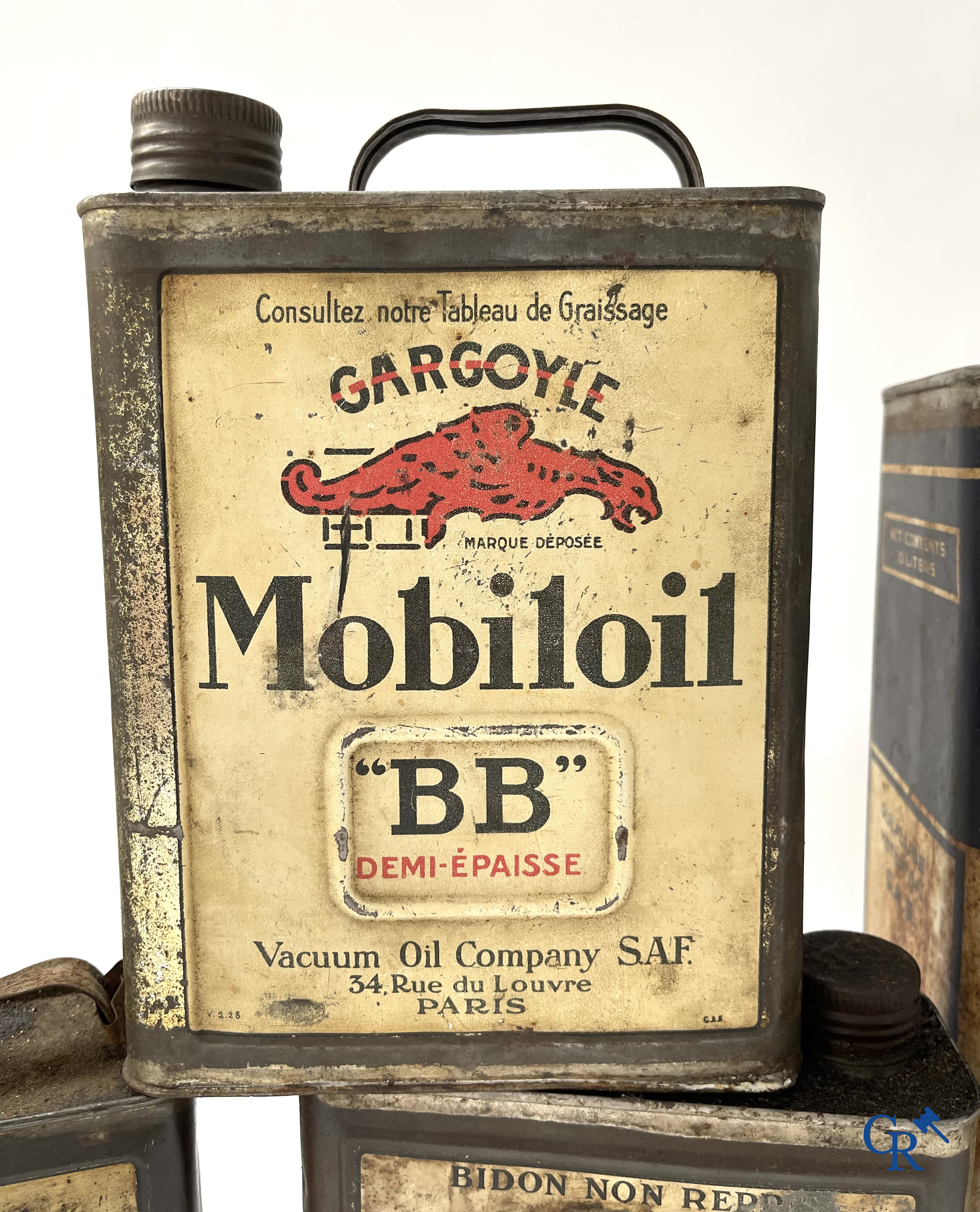 Automobilia, Lot olieblikken. Gulf, Gulflube Motor oil 10L., Cargoyle-Mobiloil, Bret-oil, Castrollo. Jaren '30-'40-'50.