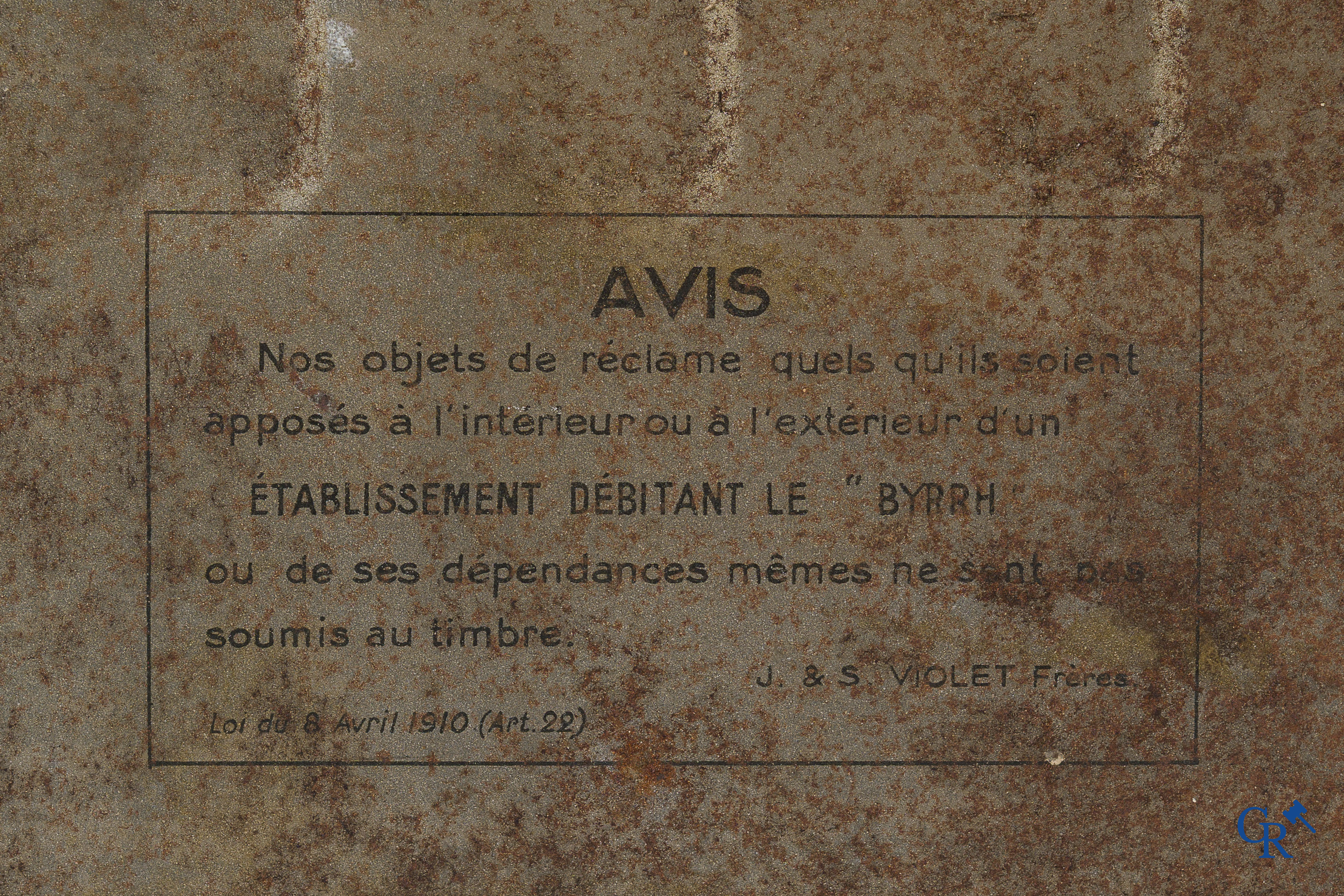Byrrh, vin généreux au quinquina. Publiciteit in bedrukt blik in reliëf. Circa 1920-1930.