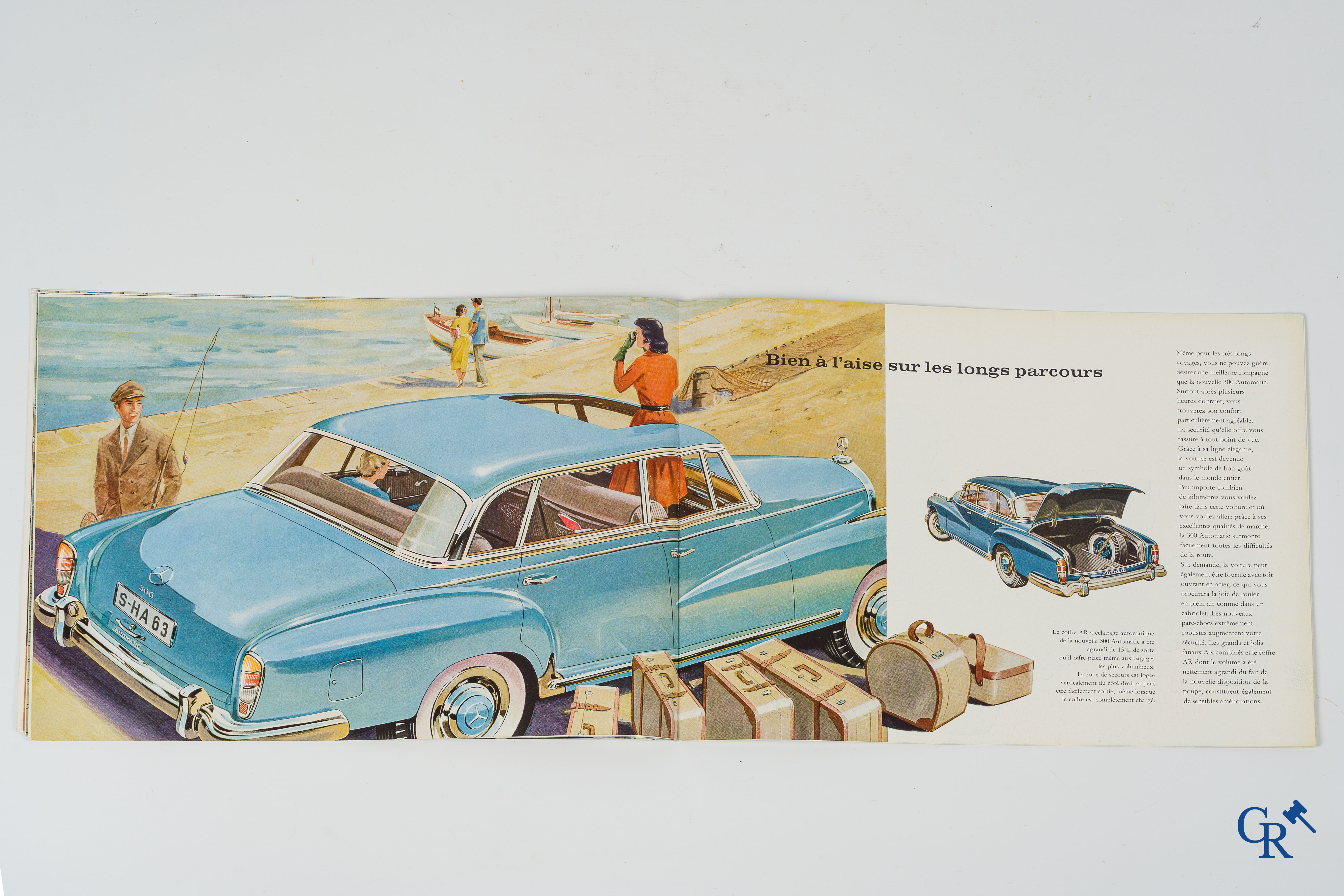 Automobilia. Mercedes Benz. Lot met 5 luxe catalogen of publiciteitsfolders voor diverse modellen.