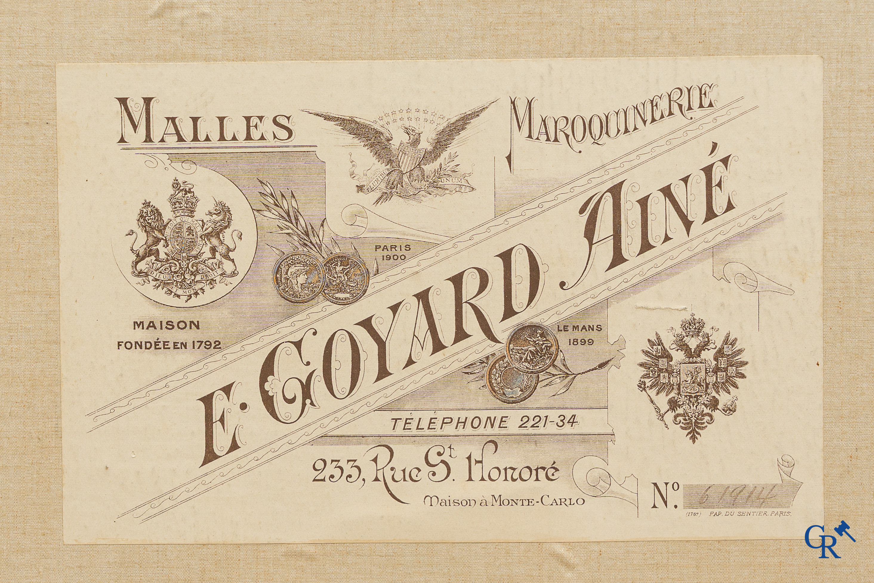 Malles Goyard, 233 Rue Saint Honoré, Paris. 2 Autokoffers in zwart leder. Circa 1930.