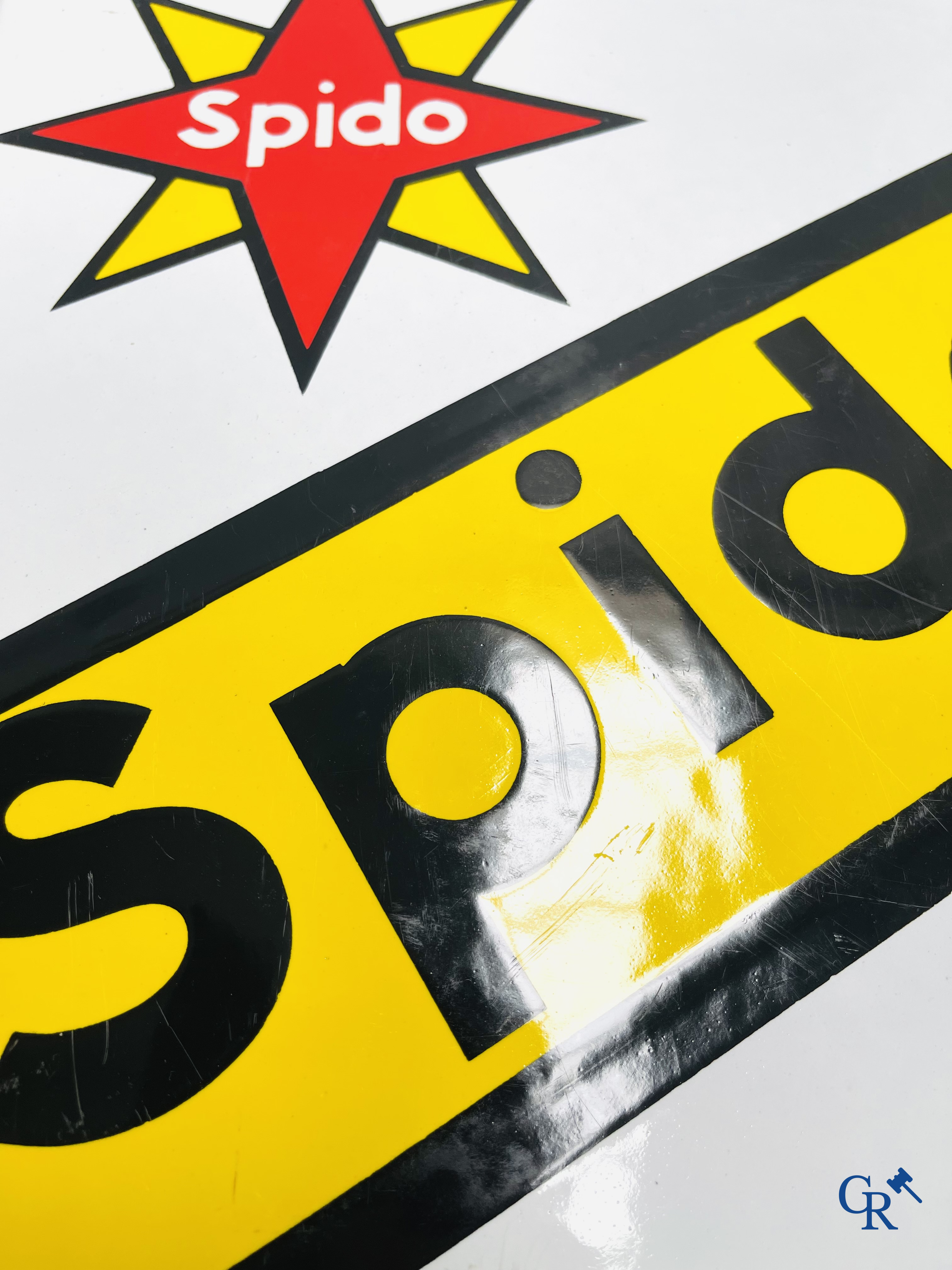 Spidoléine. Emaille reclamebord voor Spido oliën, zeldzame nederlandstalige versie. 1935.