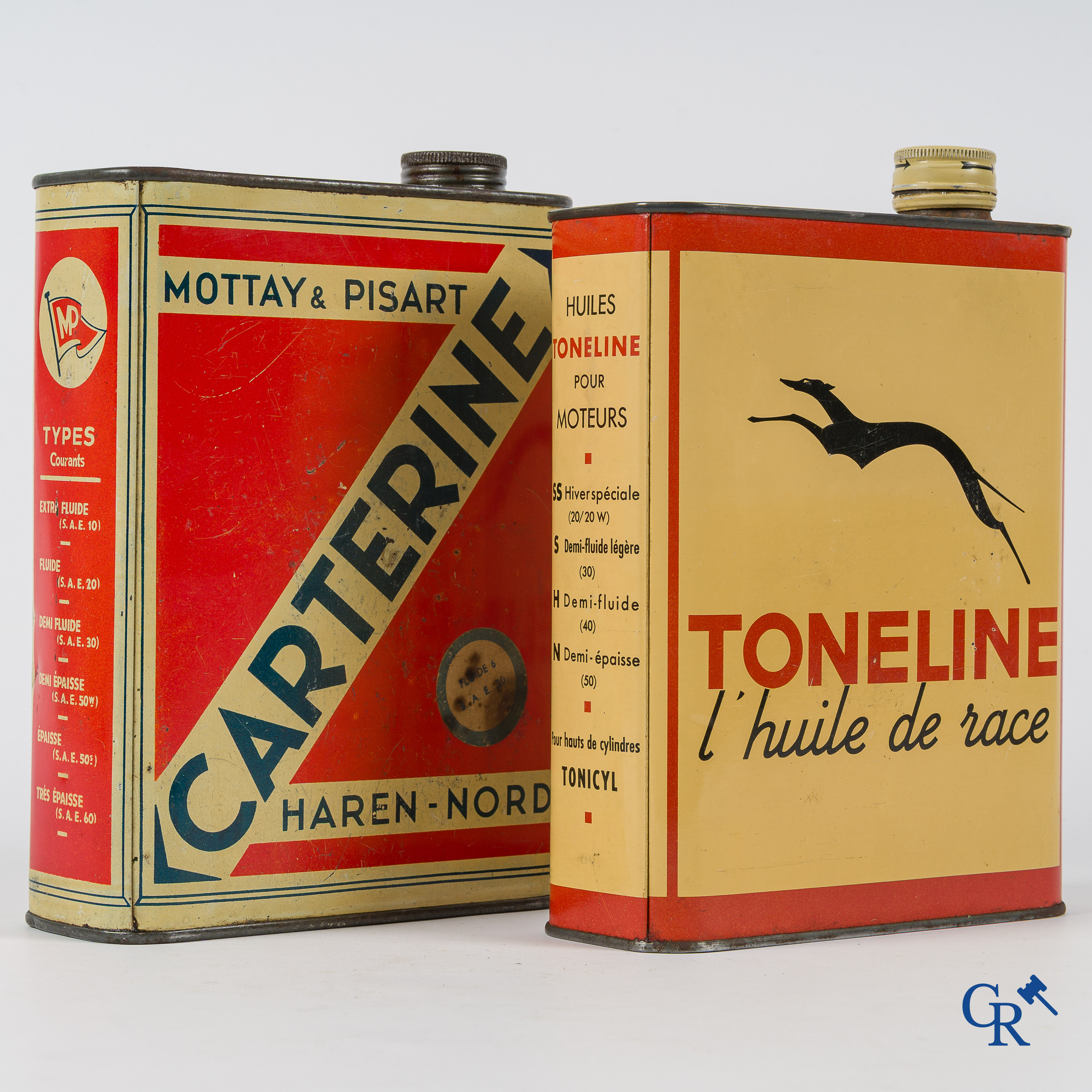 Automobilia. 2 olieblikken. Toneline en een zeldzaam olieblik Carterine. Circa 1940-1950.