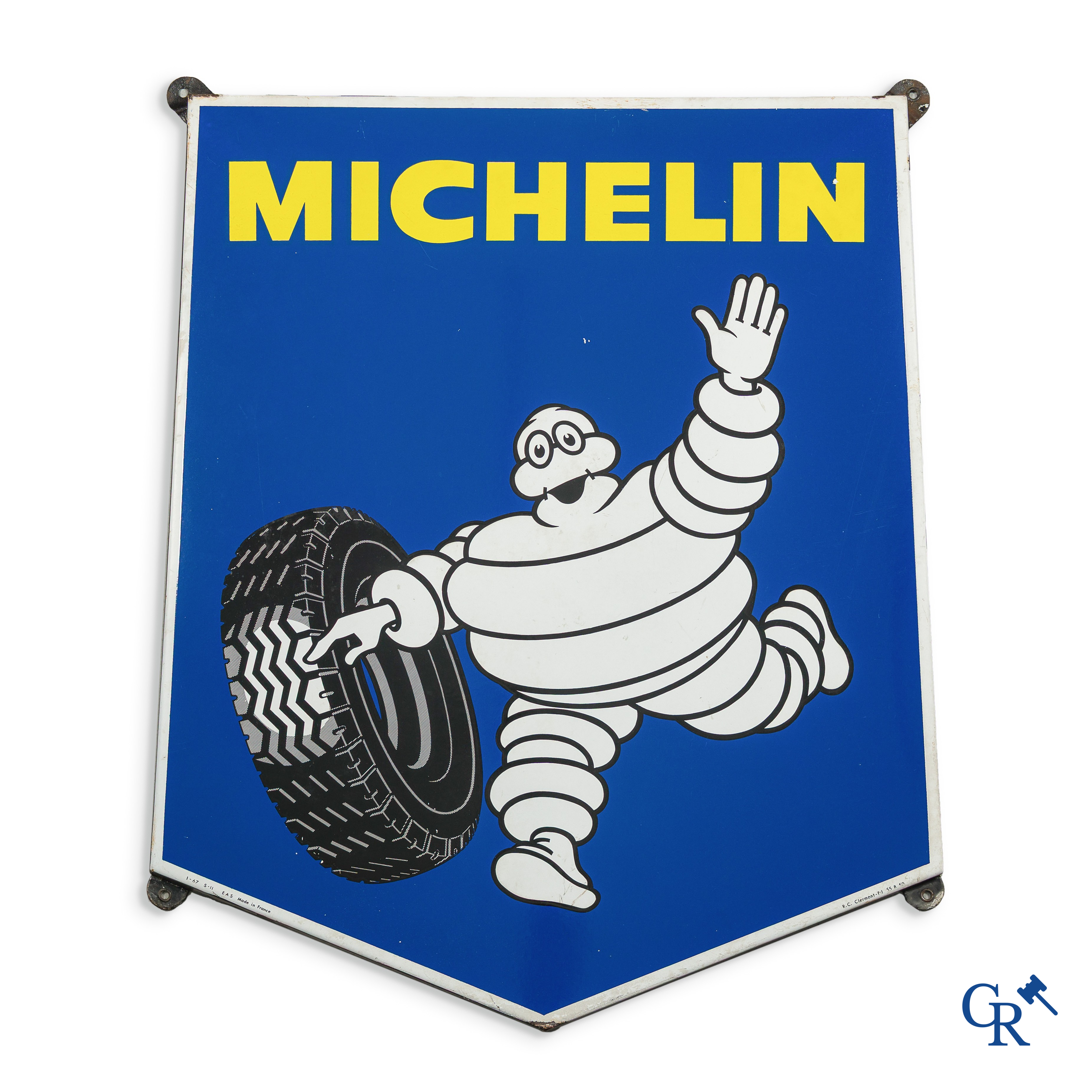 Michelin, Clermont-Ferrand. Emaille reclamebord met Bibendum voor autobanden van Michelin. Jaren '50.