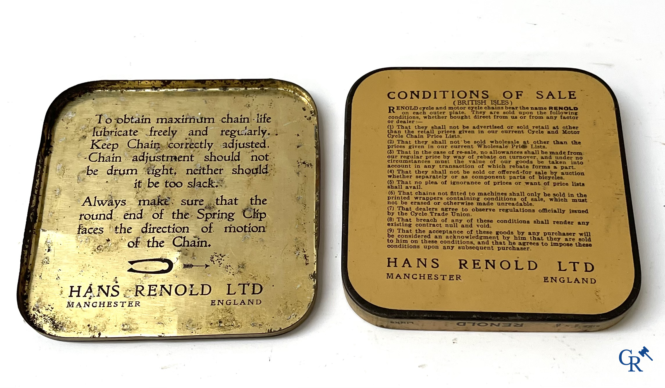 Automobilia. Groot lot olieblikken en andere i.v.m. fietsen, bougies, oliën en andere. Jaren '40-'50-'60.