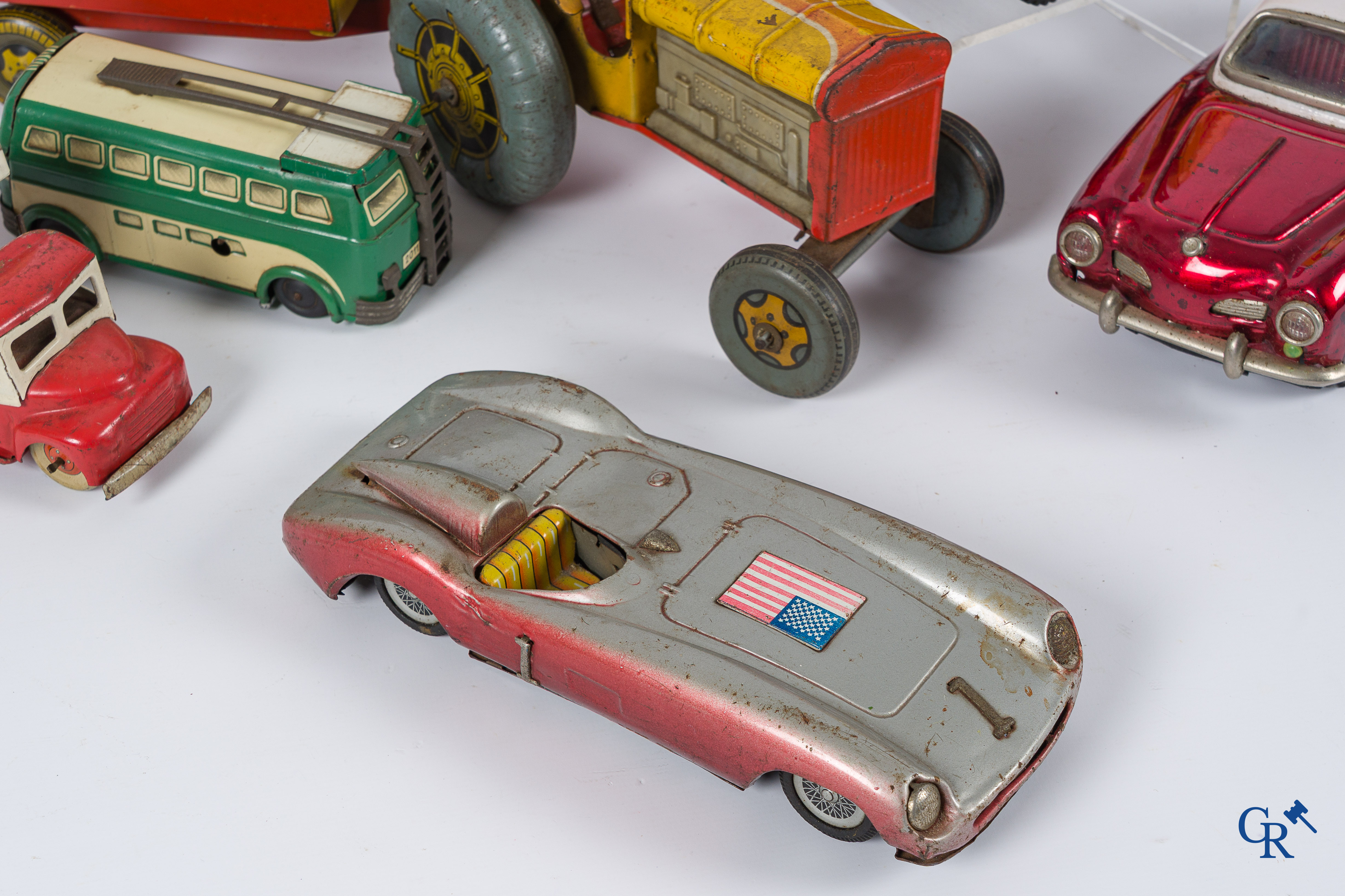 Oud speelgoed. Mooi lot speeldgoed in blik. Japan (Ferrari), Joustra, Falcon speedboot, Modern Toys, enz.
