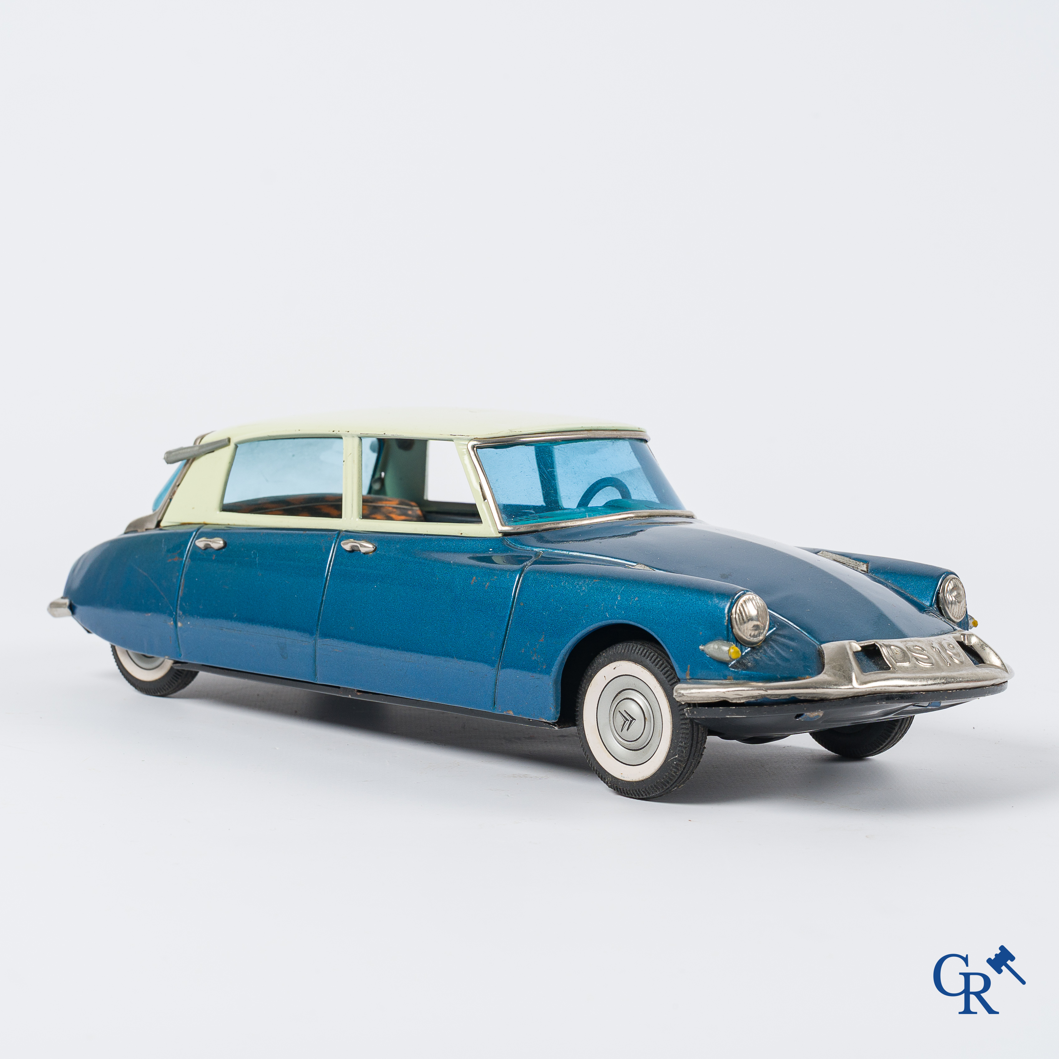 Oud speelgoed. Bandaï Japan, Citroen DS-19 modelauto in beschilderd blik. Jaren '60.