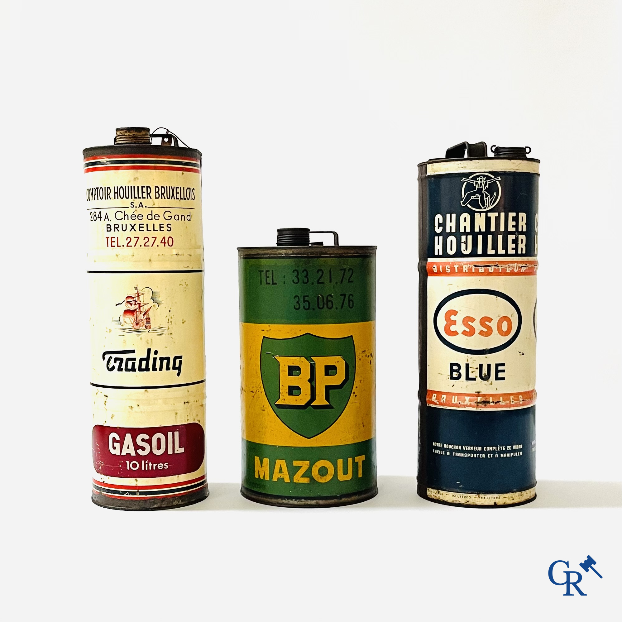 3 Grote olieblikken, 10 L. voor BP, Esso Blue en Trading oil, Comptoir Houiller Bruxellois. Jaren '40.