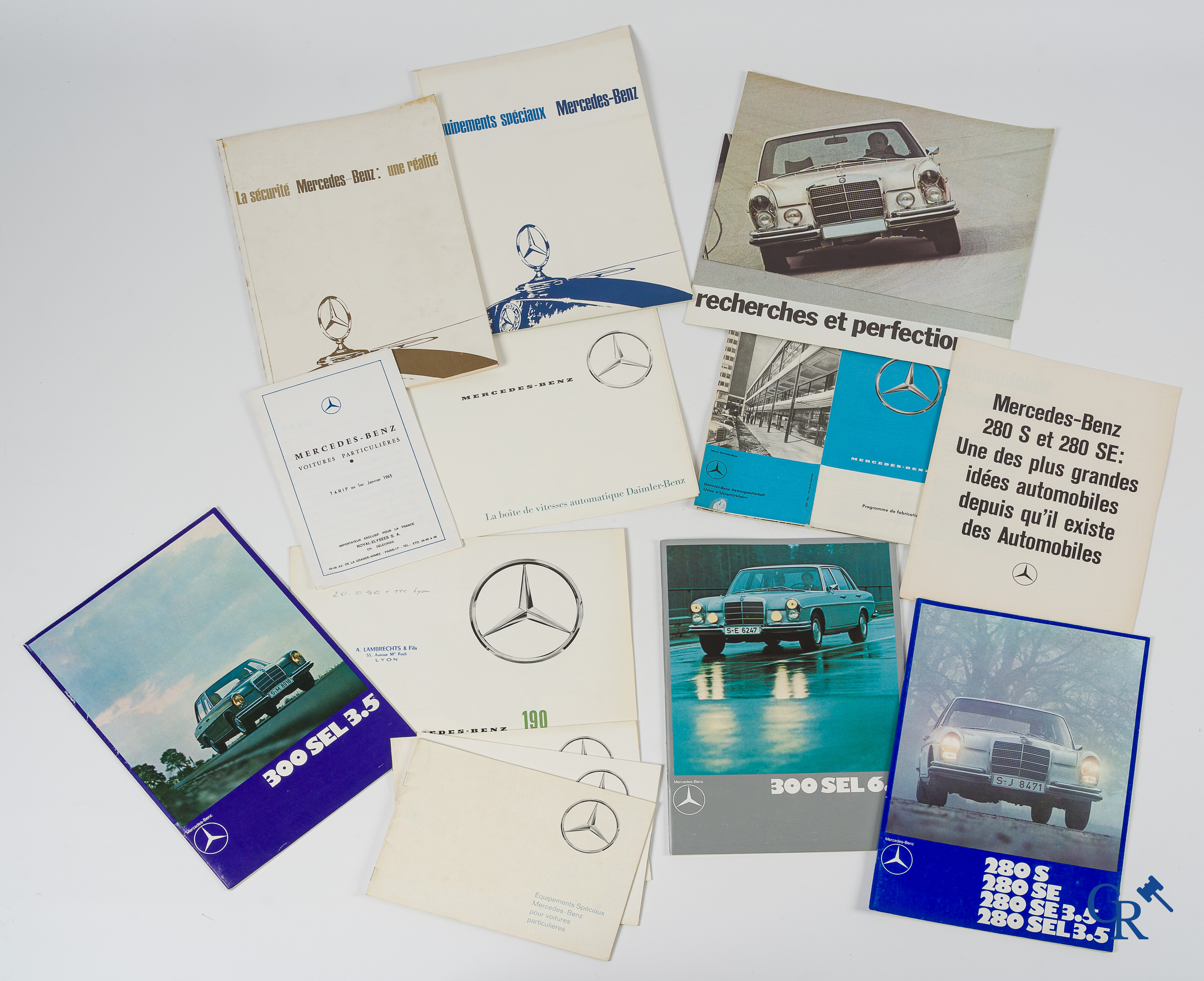 Automobilia. Mercedes Benz. Interessant en uitgebreid lot publiciteitsfolders en documentatie.