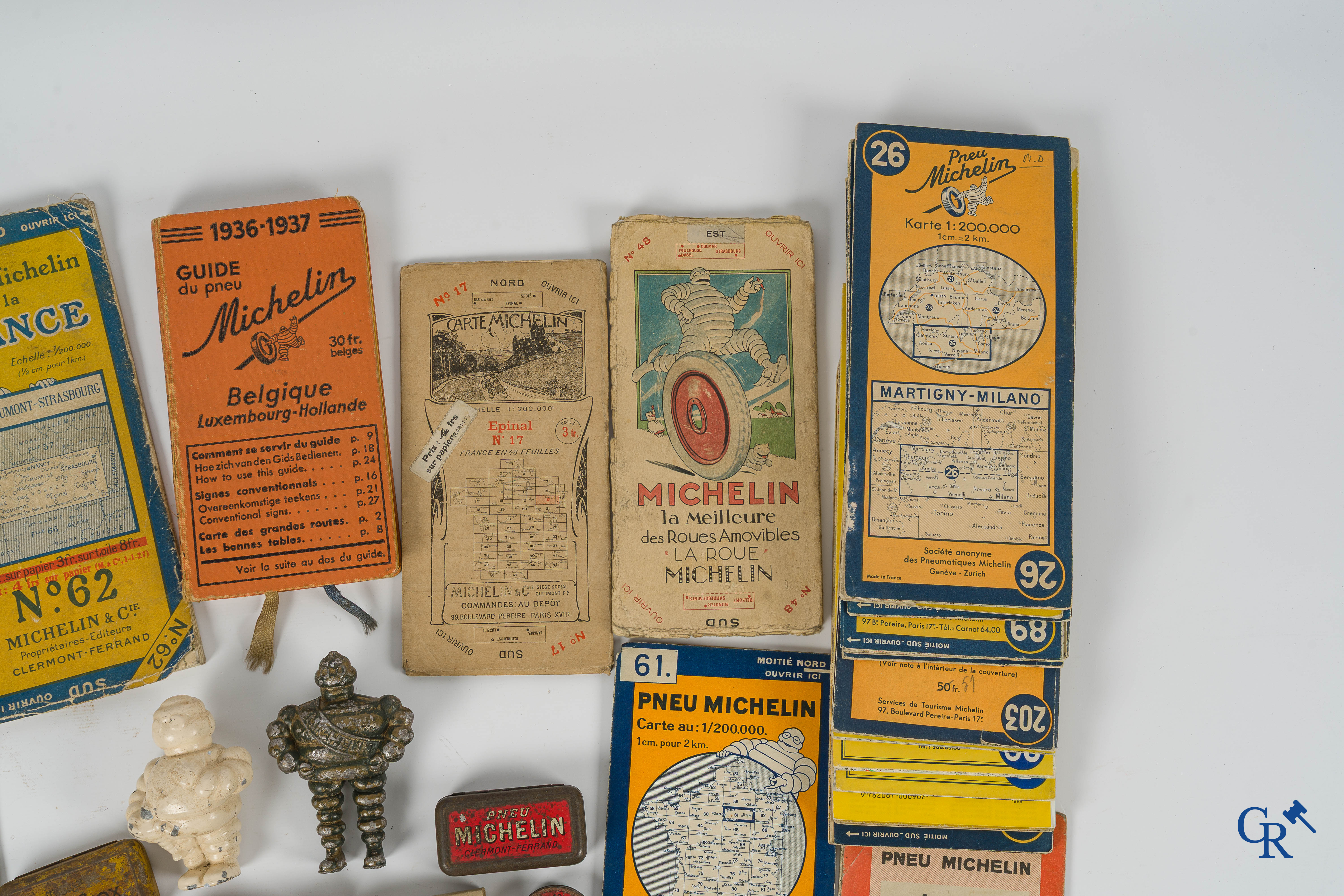 Michelin. Automobilia. Interessant lot met Michelin objecten. Jaren 1920-1930 en later.