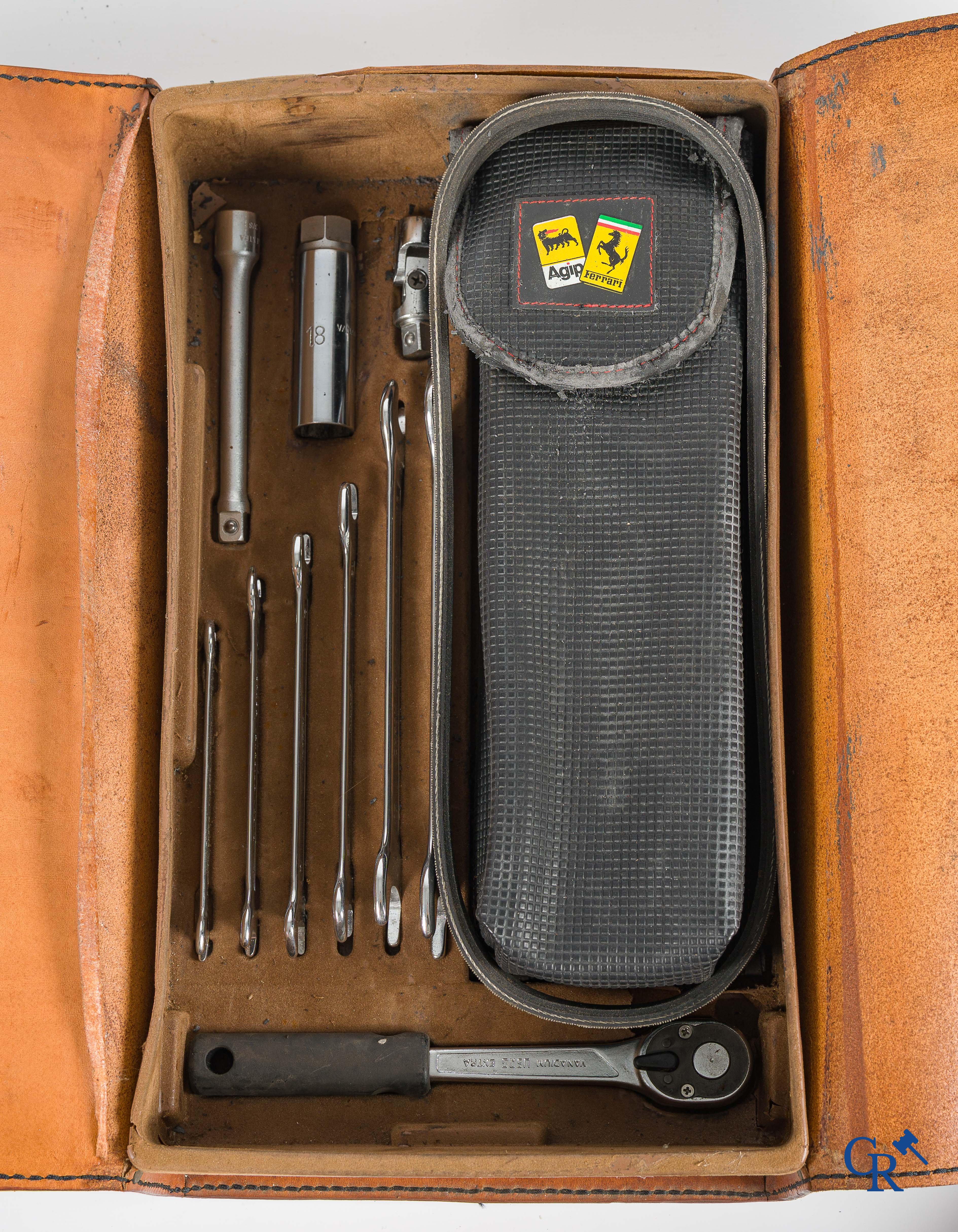 Ferrari 348/F355 toolkit in handgemaakte leder koffer door Schedoni, Modena met het Cavallino logo. Jaren '90.