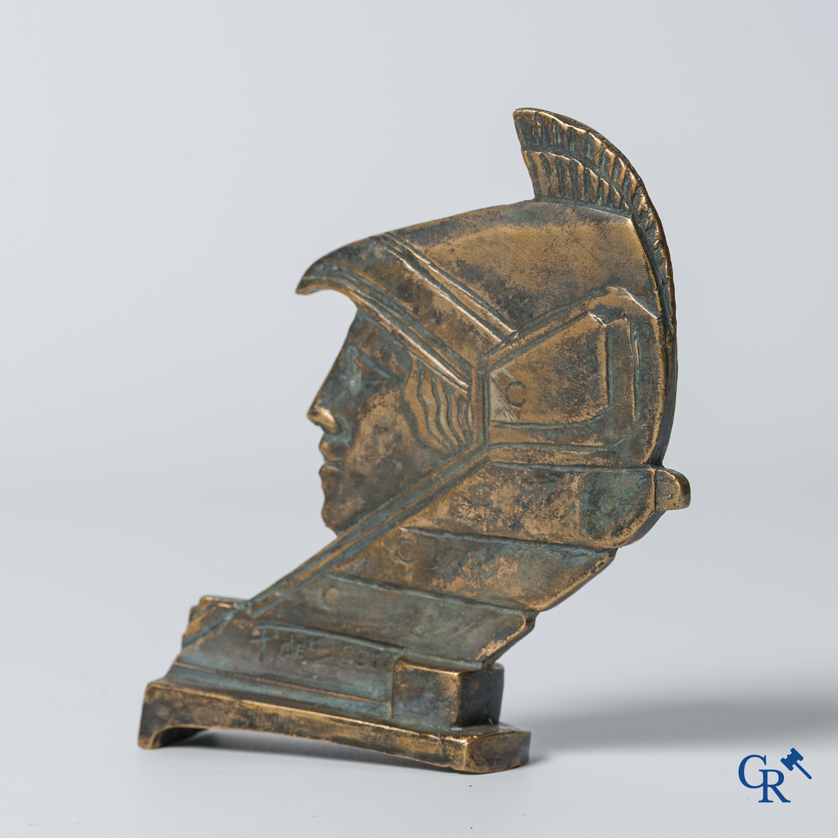 Automobilia. Minerva, Pierre de Soete. Originele auto mascotte in verzilverd brons. Jaren '20.