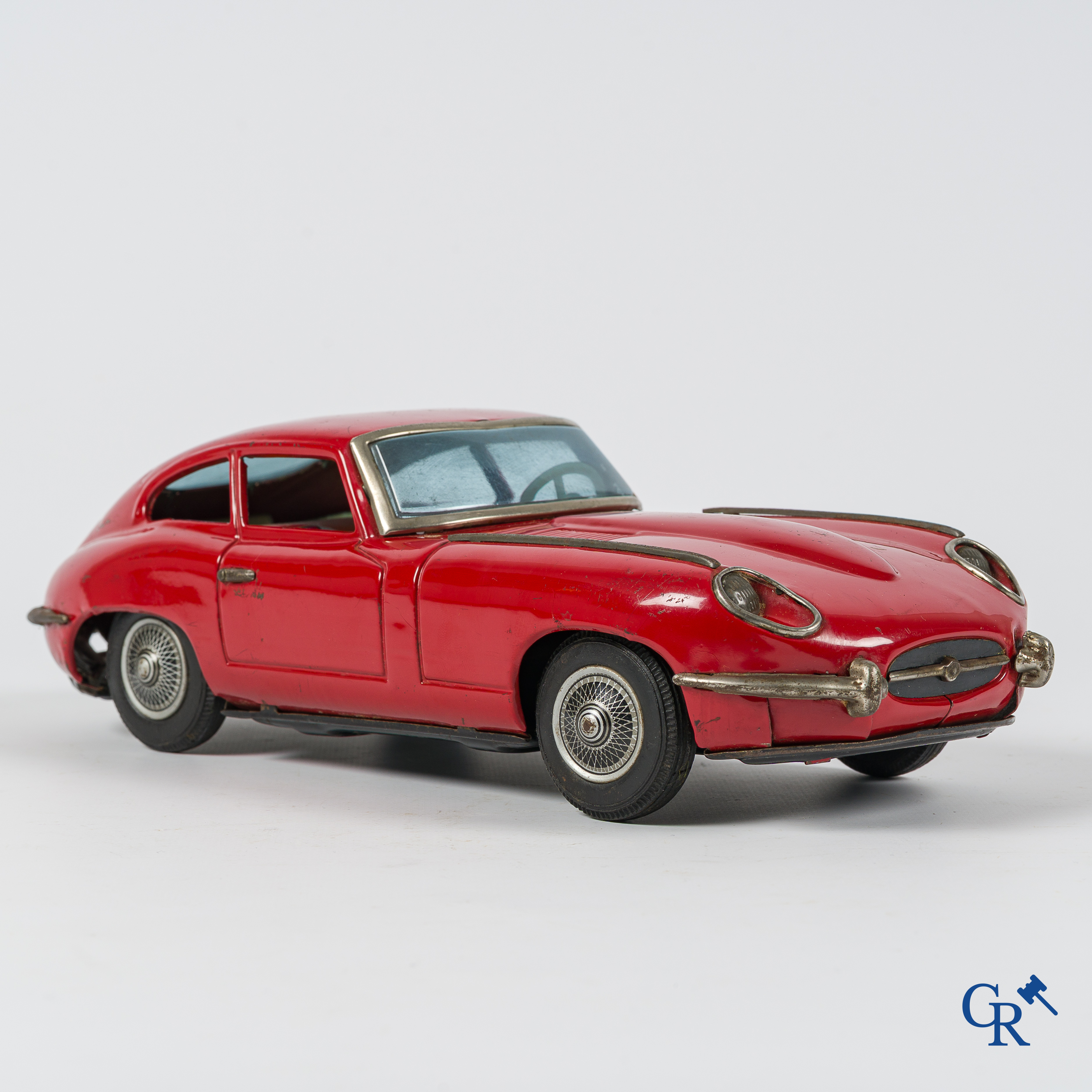 Nomura Toys, TN, made in Japan, Jaguar E-Type in blik met frictie aandrijving. Jaren '60.