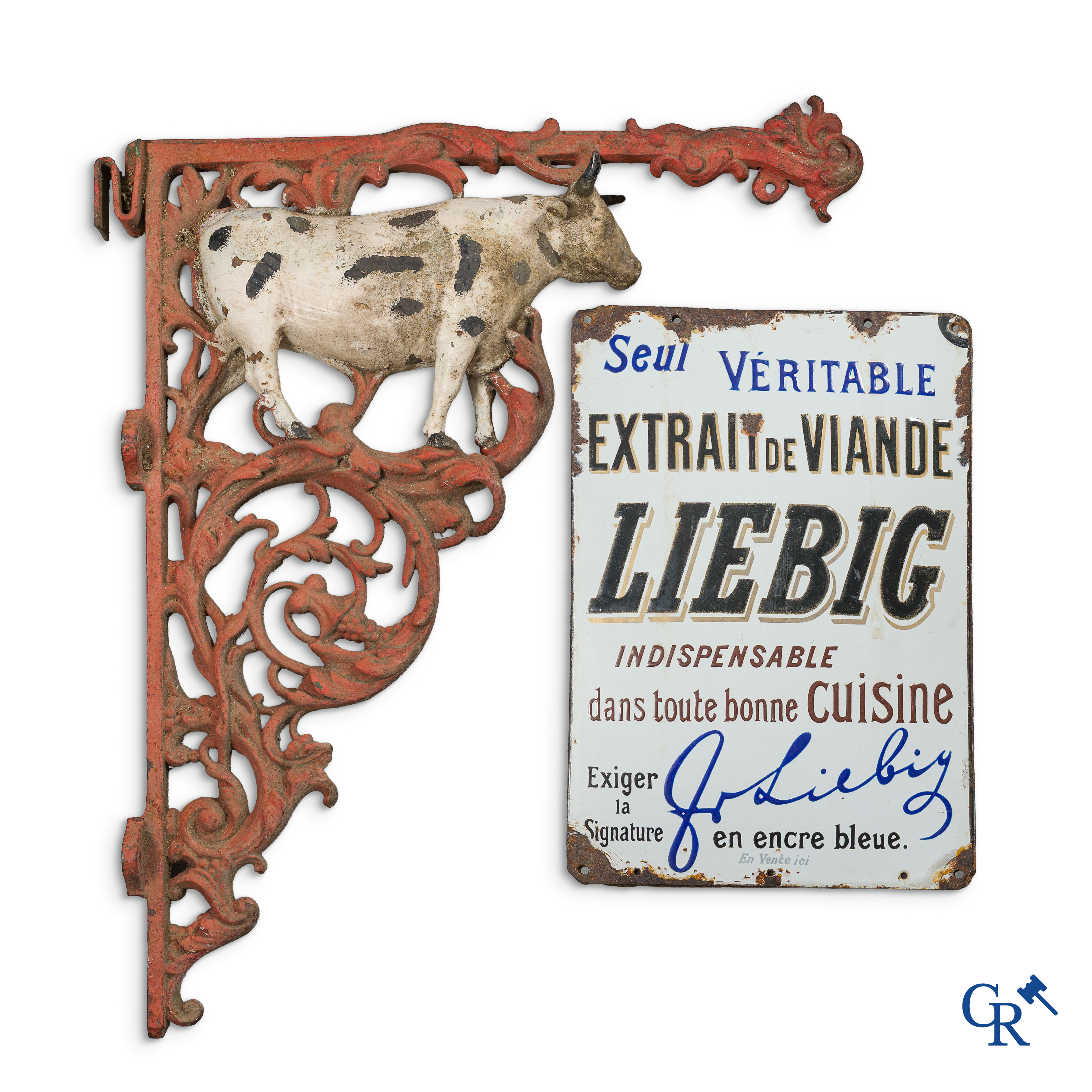 Liebig, Geheel bestaande uit 2 reclameborden opgehouden door een uithangbord in de vorm van een os. Circa 1900.
