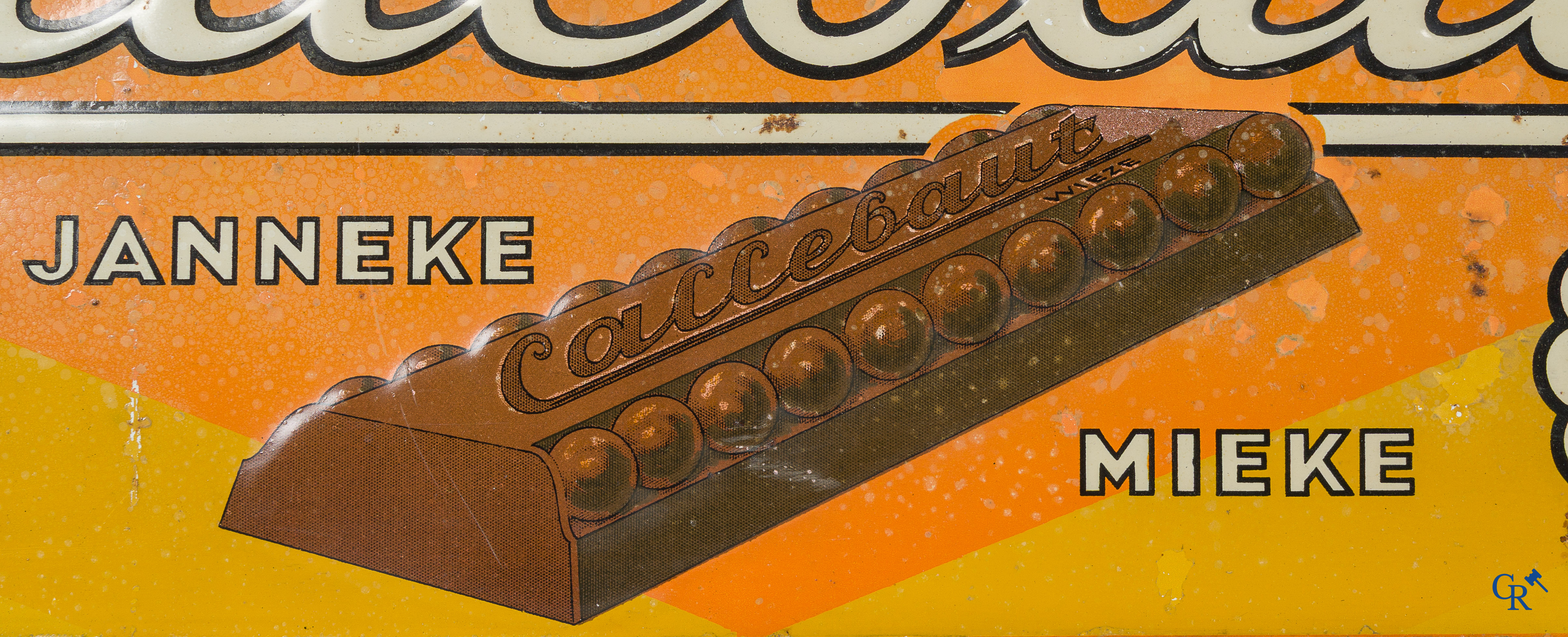 Callebaut, Janneke en Mieke. Zeldzame publiciteit op blik voor de chocoladerepen van Callebaut te Wieze. Emaillo 1934.