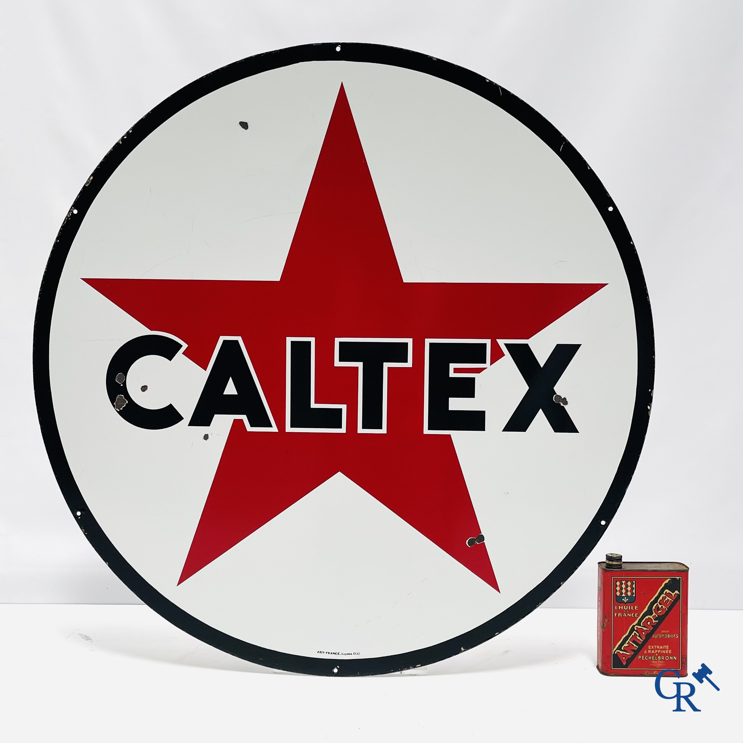 Caltex. Dubbelzijdig geëmailleerd publiciteitsbord voor de motoroliën en smeermiddelen van Caltex. Jaren '50.