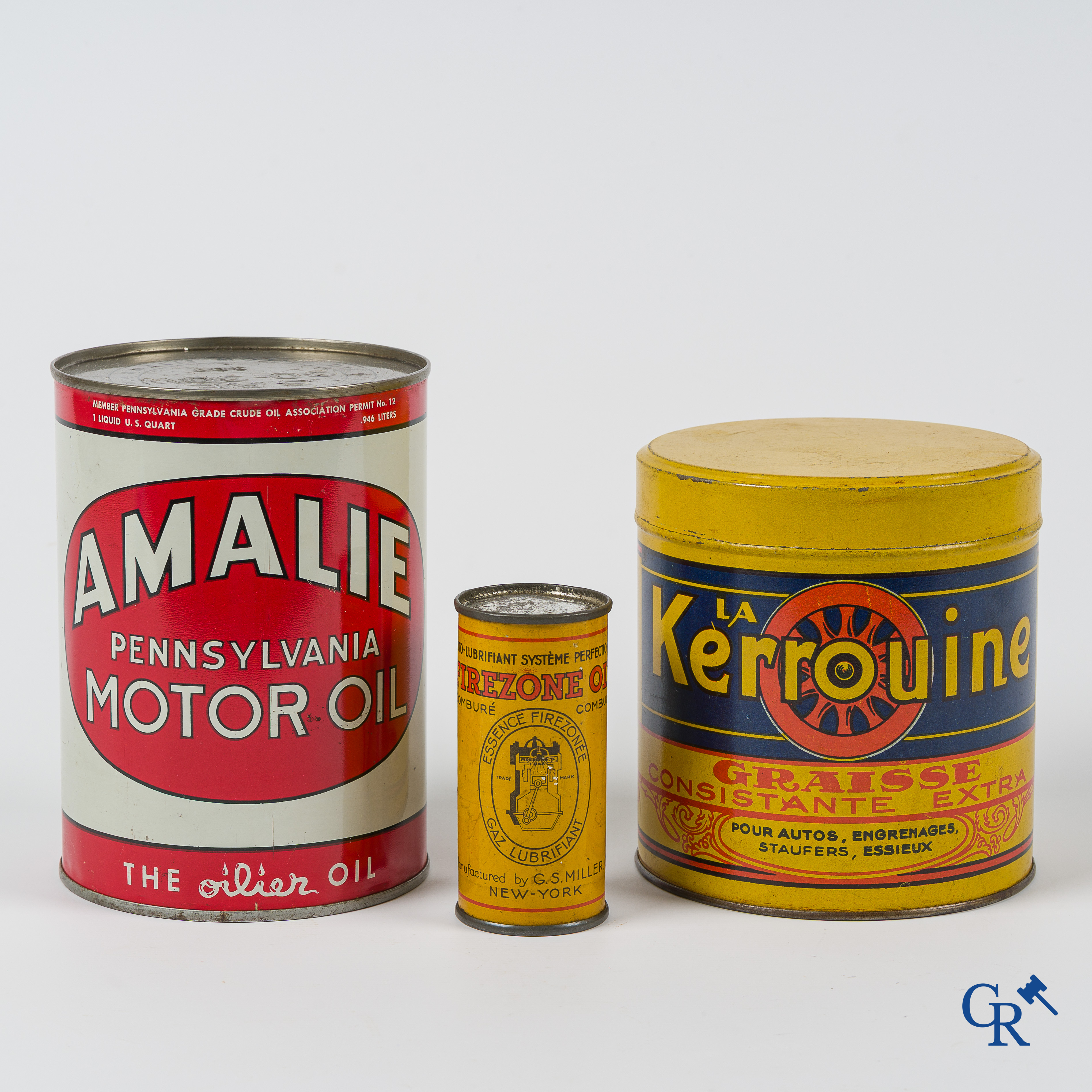 Automobilia. 3 blikdozen in nieuwstaat waaronder een zeldzaam blik voor autosmering La Kerrouine.