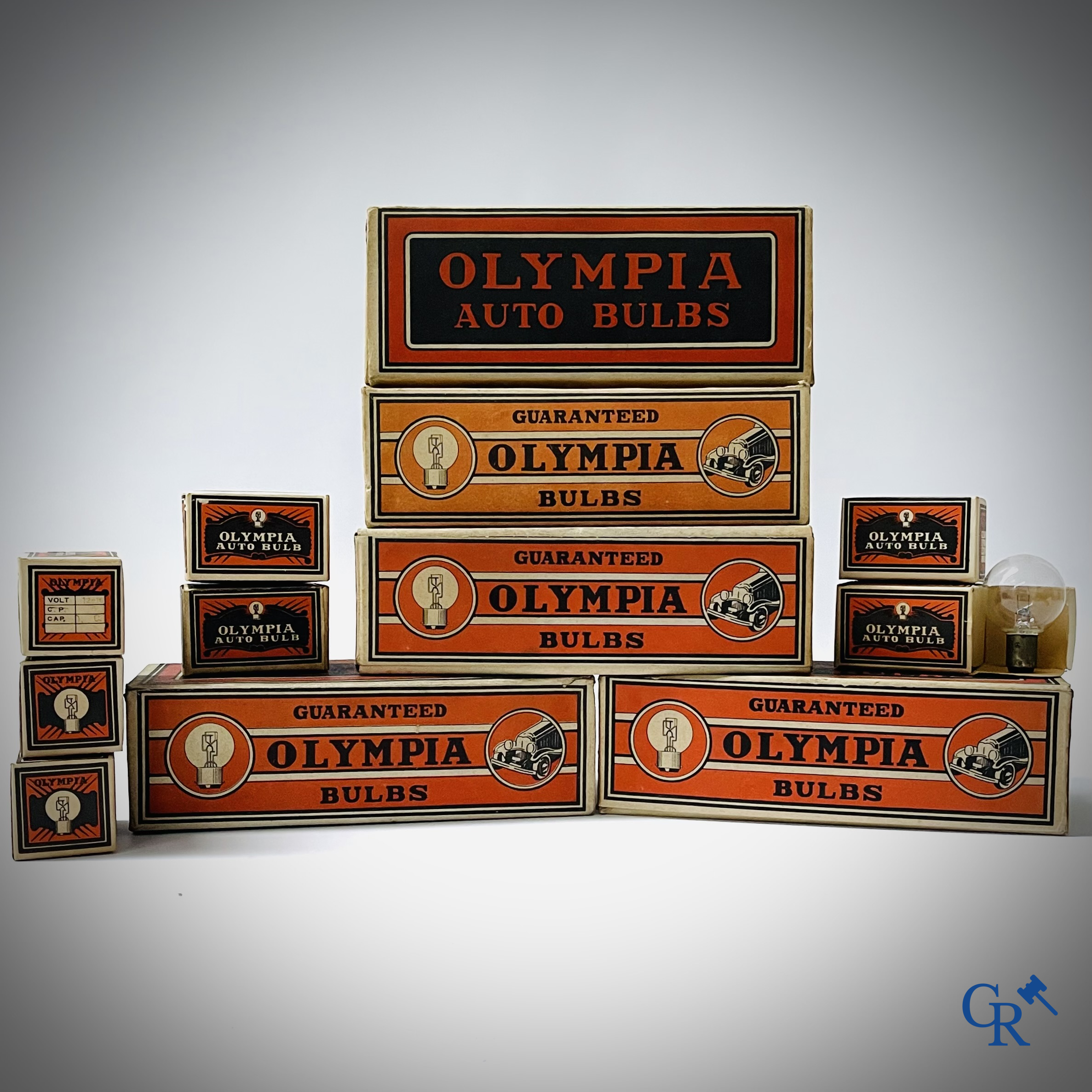 Automobilia, Olympia Auto Bulbs, een lot met 40 autolampen in originele verpakking uit de 30'er jaren.