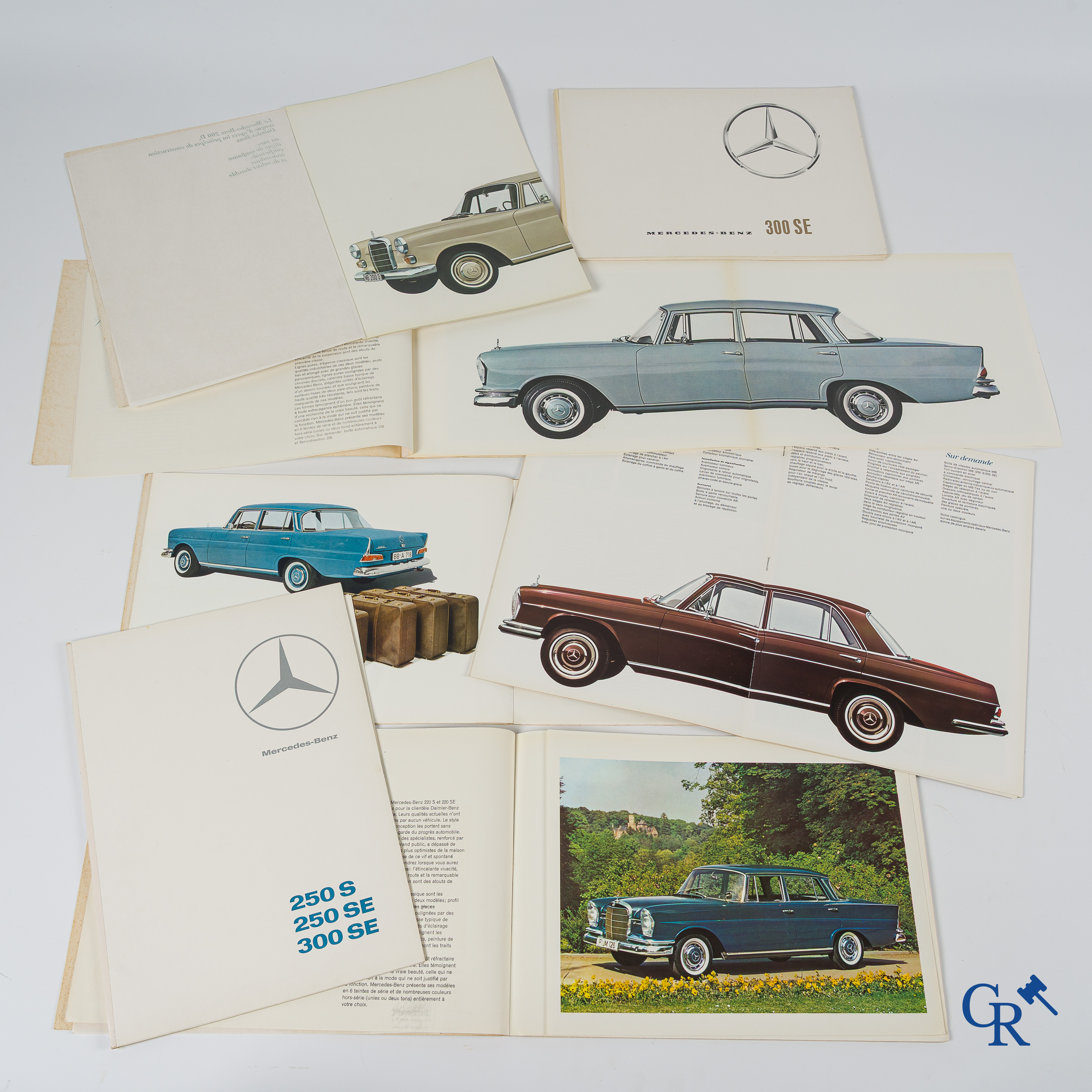 Automobilia. Mercedes Benz. 7 originele luxe publiciteitsfolders.