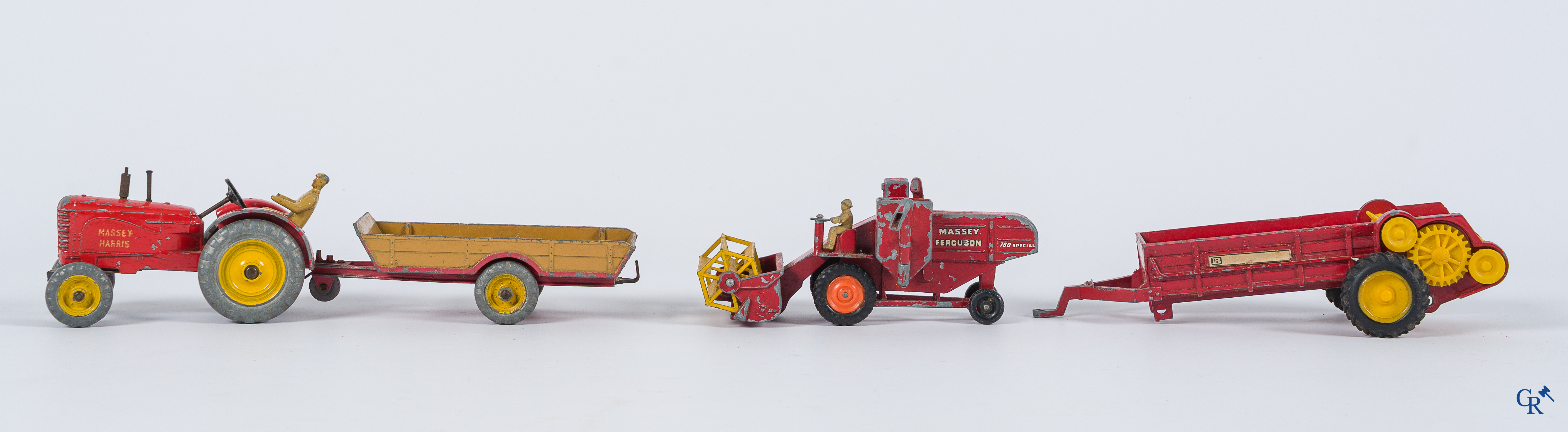 Oud speelgoed. Lot met landbouwvoertuigen. Dinky Toys, Meccano, Lesney enz. (6 stuks)