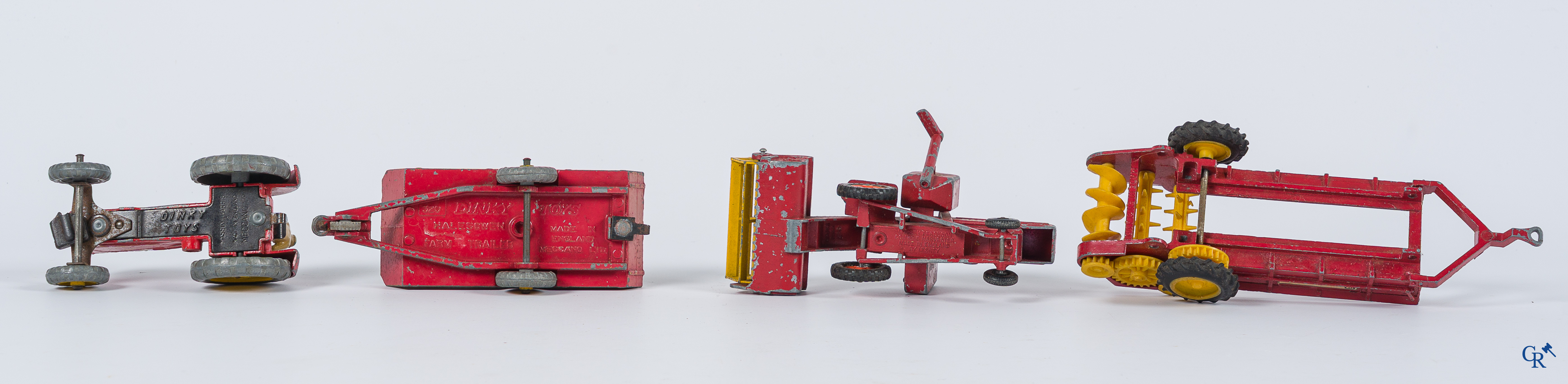Oud speelgoed. Lot met landbouwvoertuigen. Dinky Toys, Meccano, Lesney enz. (6 stuks)