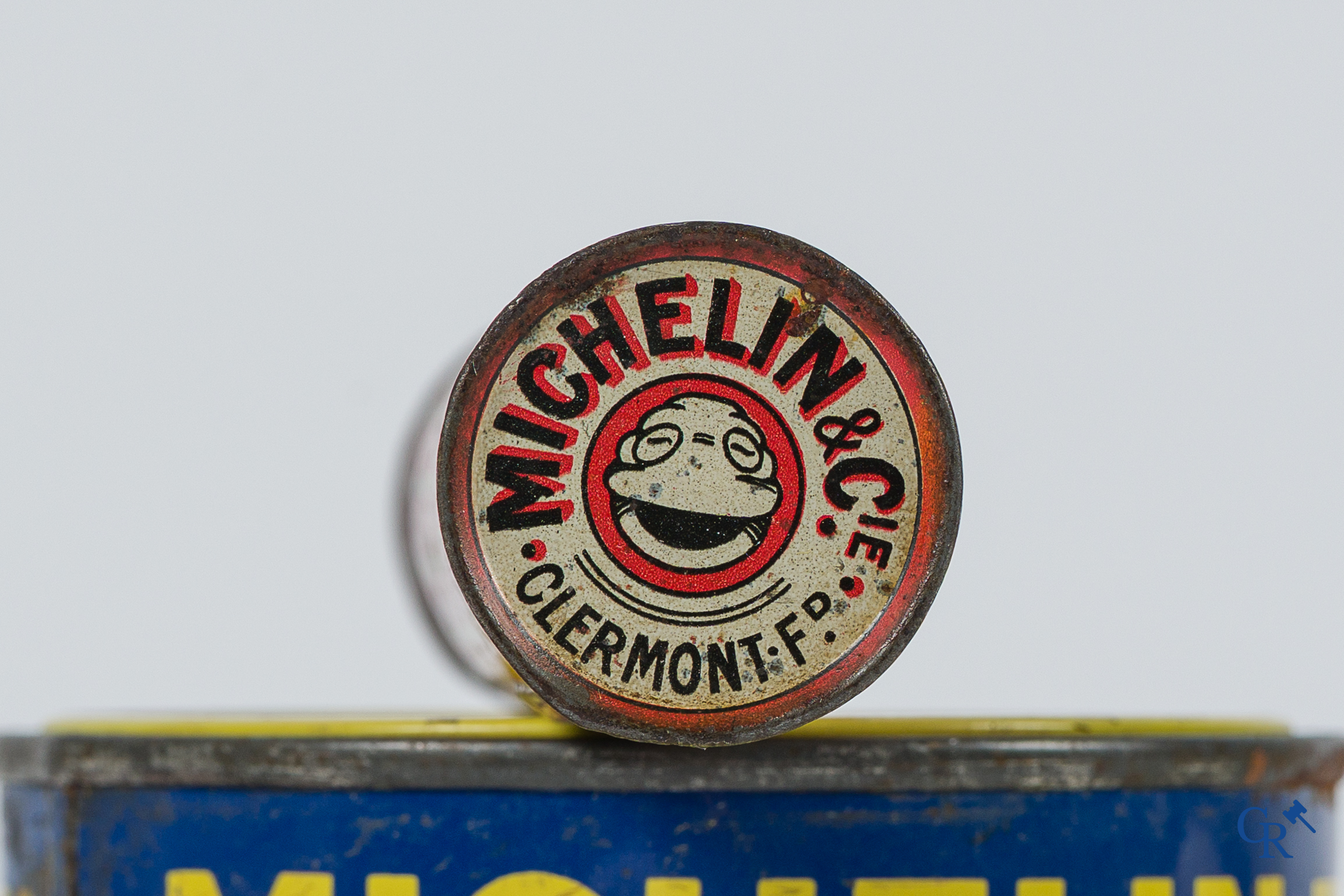 Michelin. Lot Michelin blikdozen circa 1900 en andere. Code Naviger, Panelle, Bidendum meetinstrument.