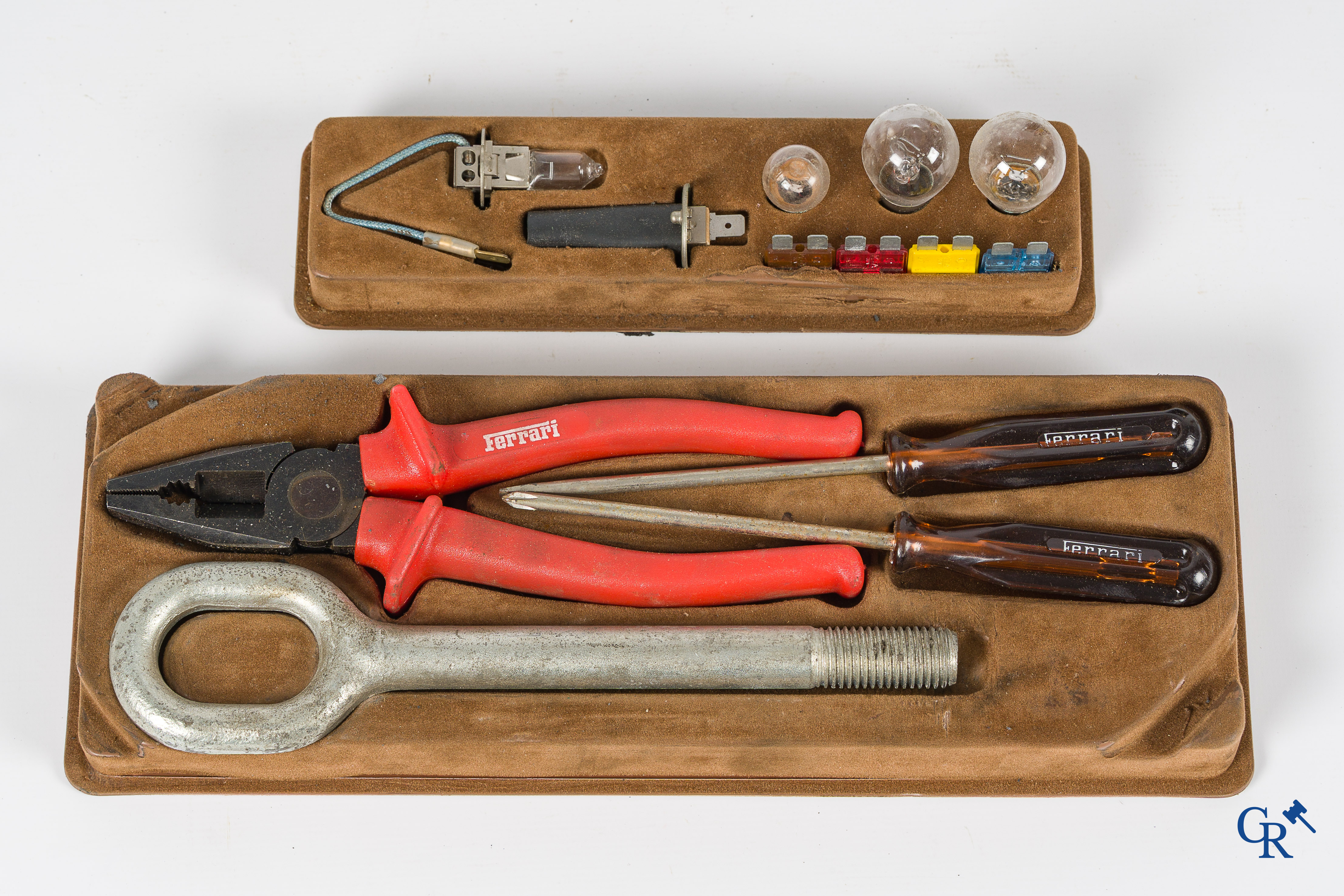 Ferrari 348/F355 toolkit in handgemaakte leder koffer door Schedoni, Modena met het Cavallino logo. Jaren '90.