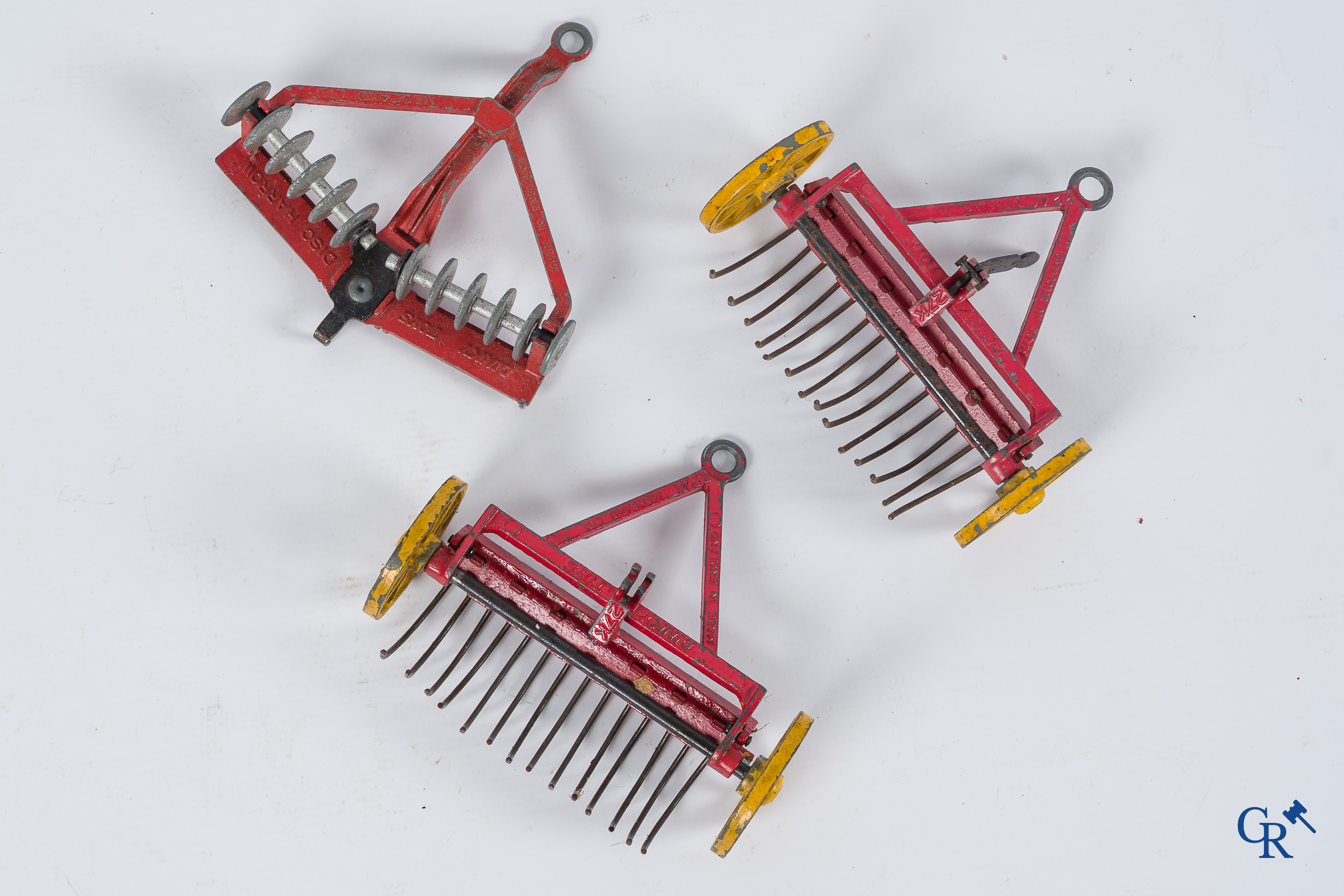 Oud speelgoed. Lot met landbouwvoertuigen. Dinky Toys, Meccano, Lesney enz. (6 stuks)