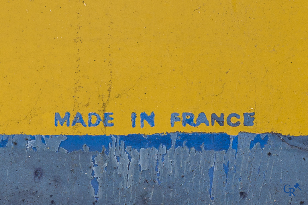 Michelin. Publiciteitskarton voor fietsbanden van Michelin. Made in France. Circa 1950-'60.