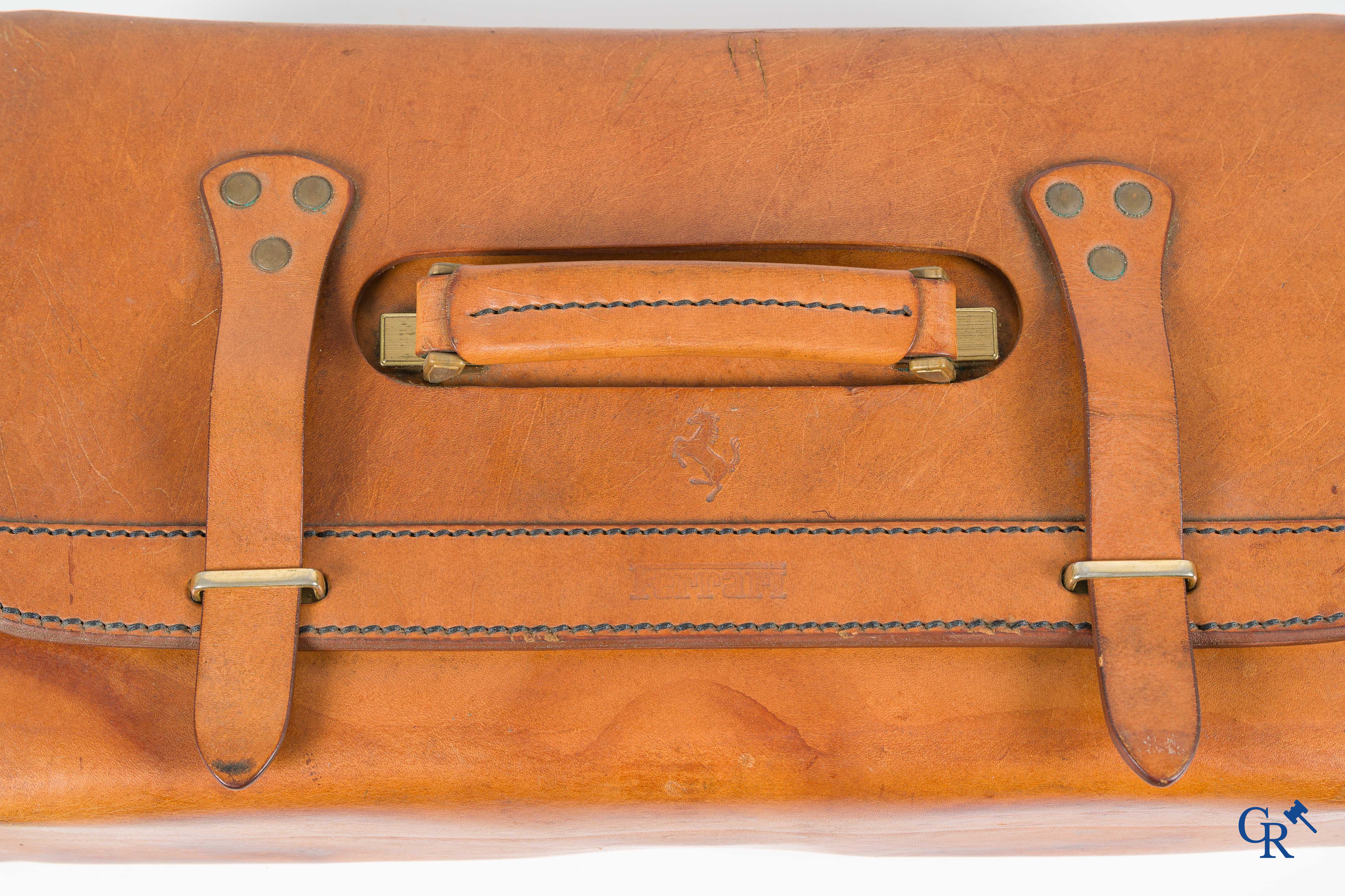 Ferrari 348/F355 toolkit in handgemaakte leder koffer door Schedoni, Modena met het Cavallino logo. Jaren '90.