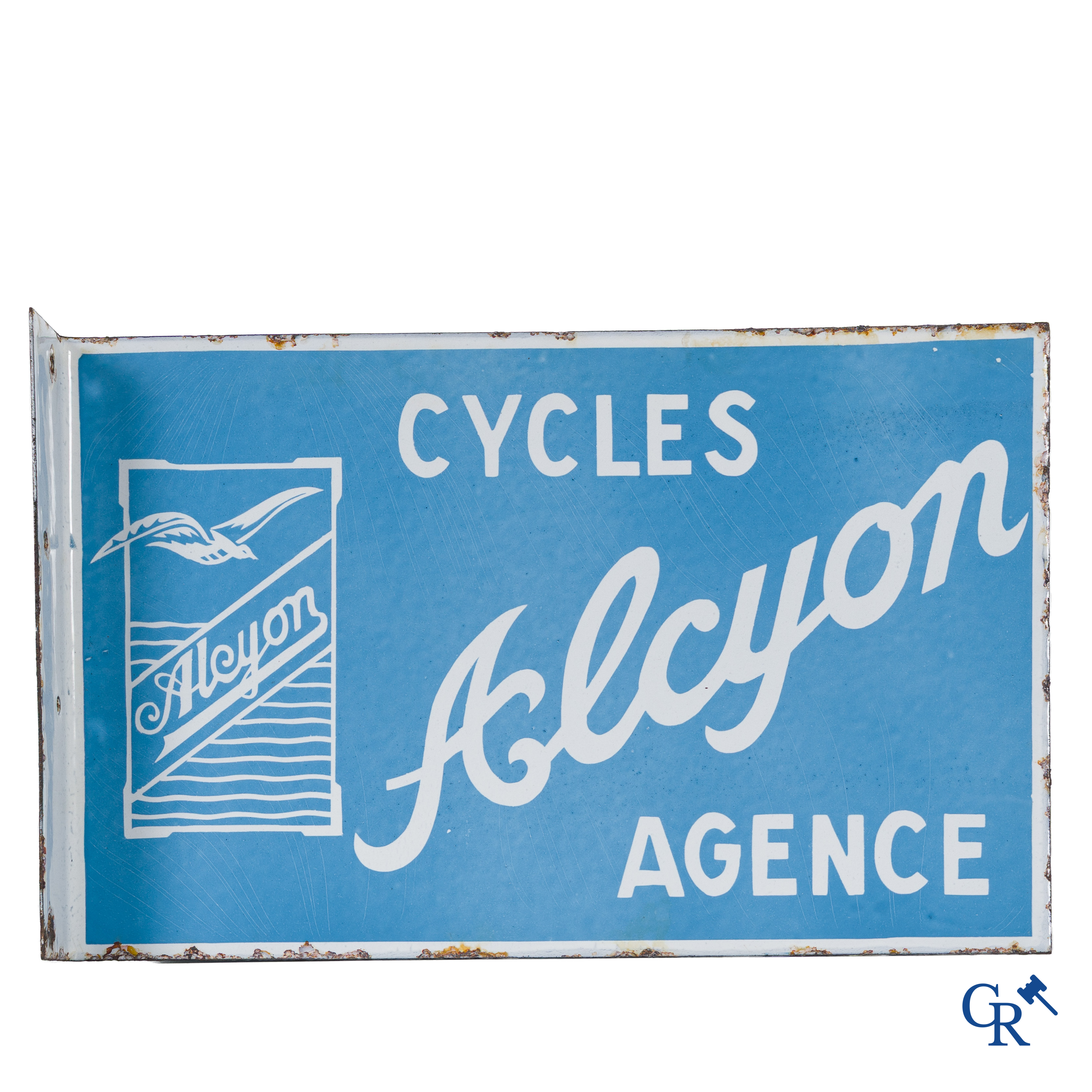 Cycles Alcyon, dubbelzijdig emaille reclamebord voor het franse fietsenmerk Alcyon.