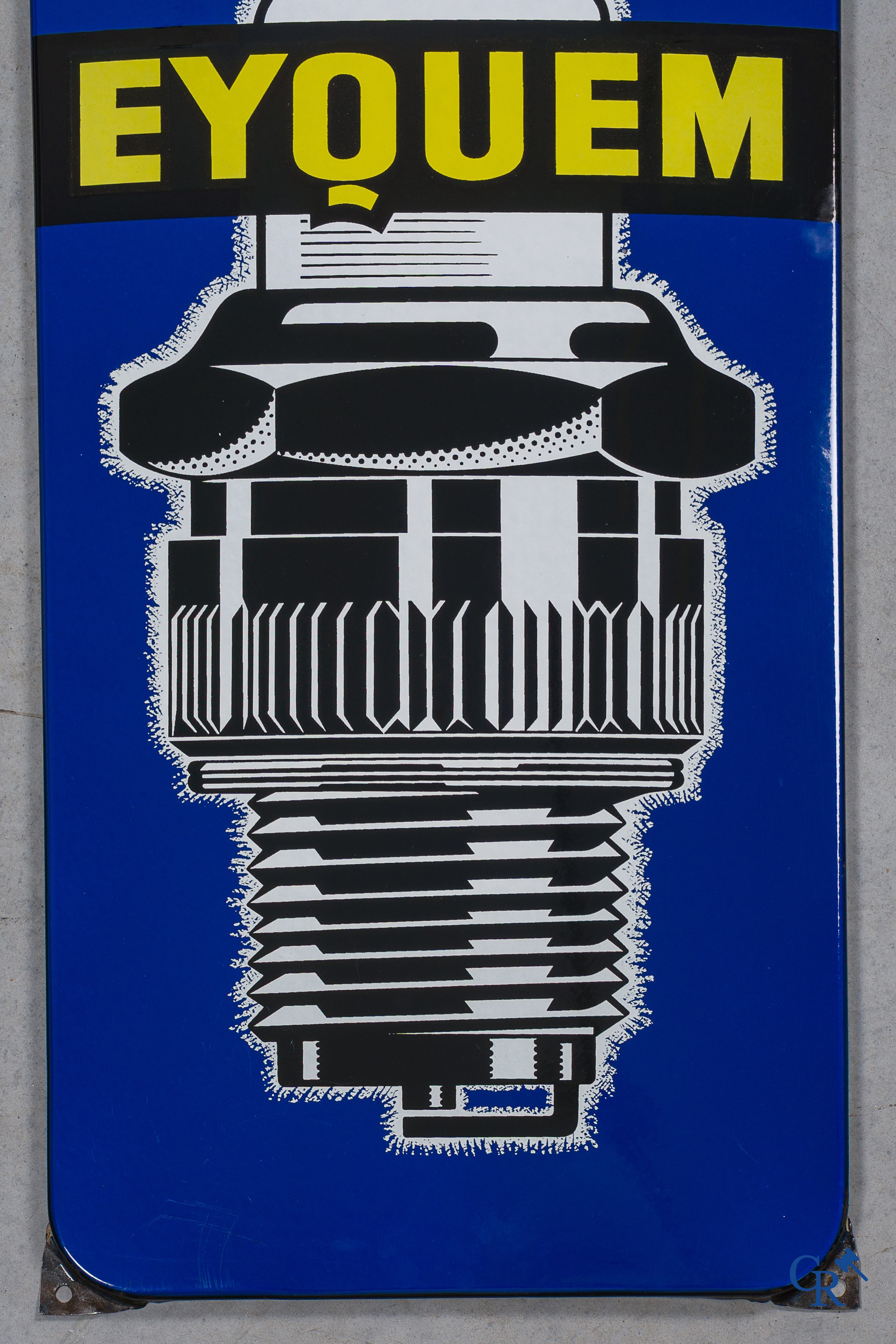 Eyquem. Emaille reclamebord voor Bougies Eyquem. Zeldzamere versie met blauwe achtergrond. Jaren '50.