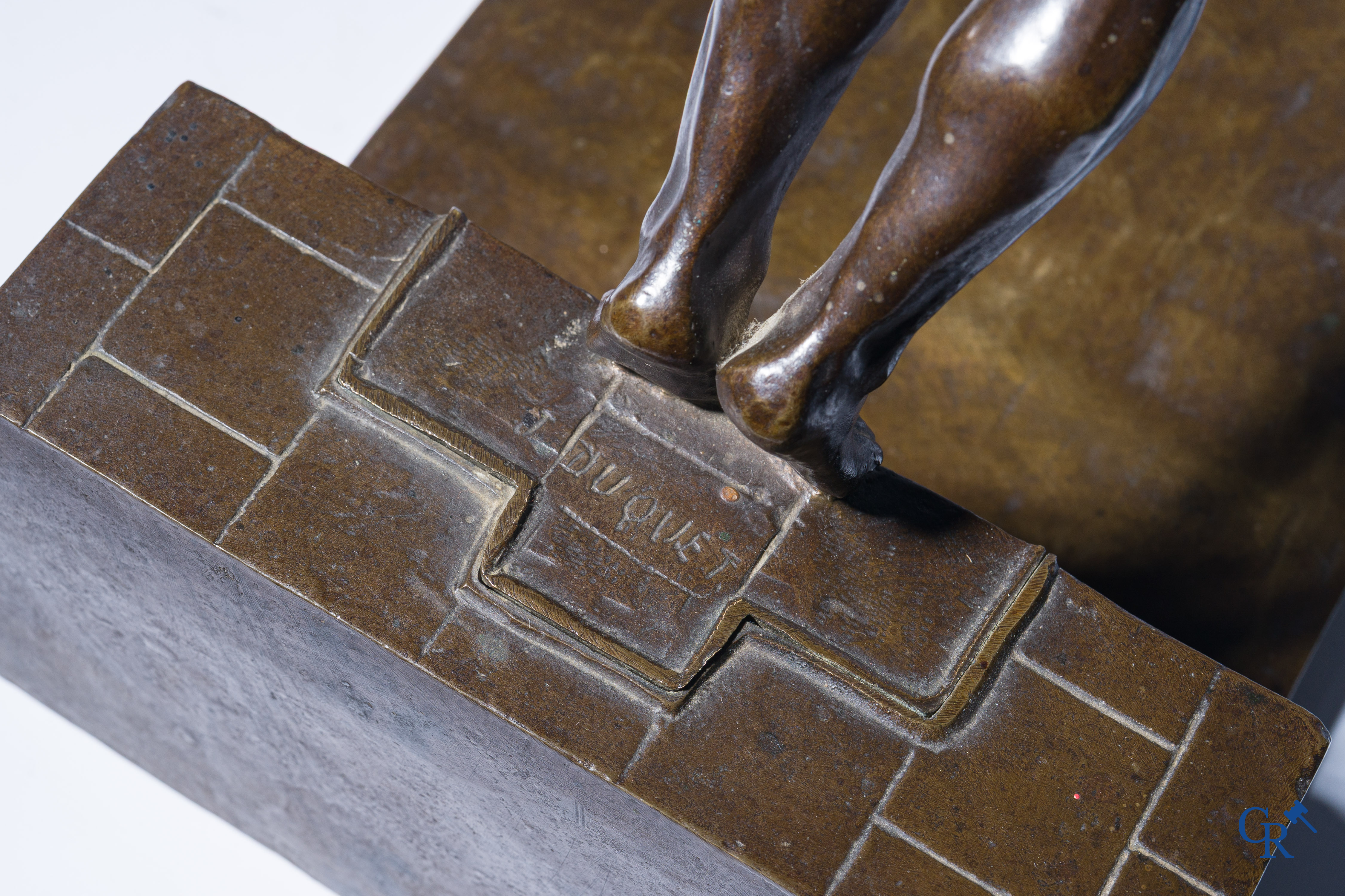 J. Duquet. Art Deco. Bronzen beeld van een zwemmer "De Duik" Bruine patina. Gesigneerd. Circa 1930.